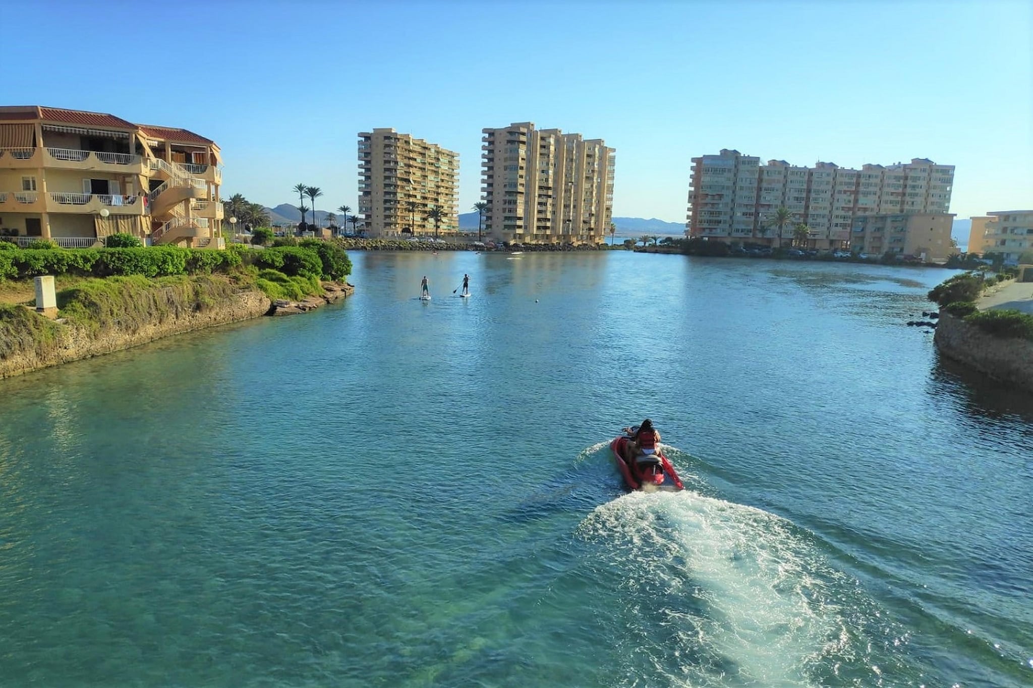 Apartamento con piscina frente al mar en La Manga del Mar Menor-Sfeer