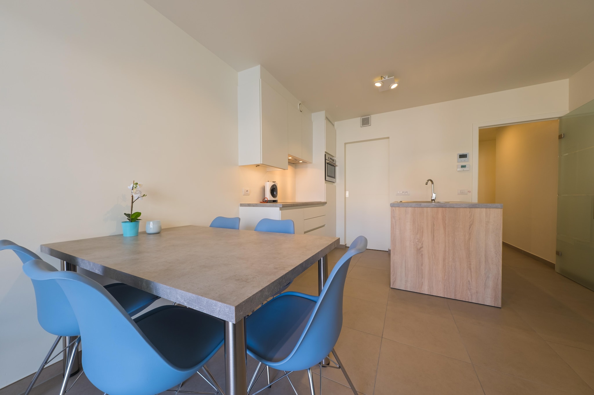 Chic Flat with Bunk Beds