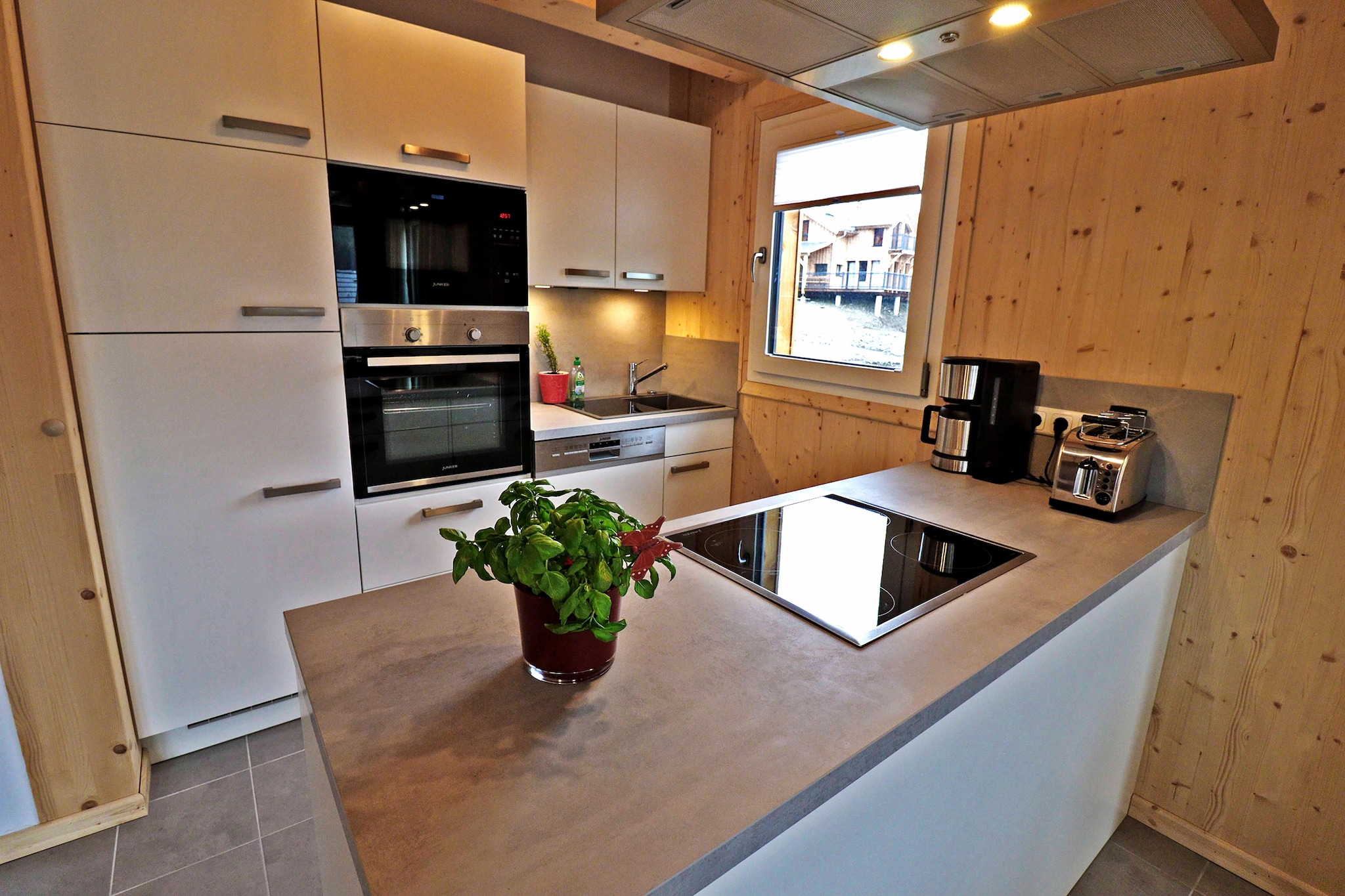 Lavish chalet with sauna near ski-slope