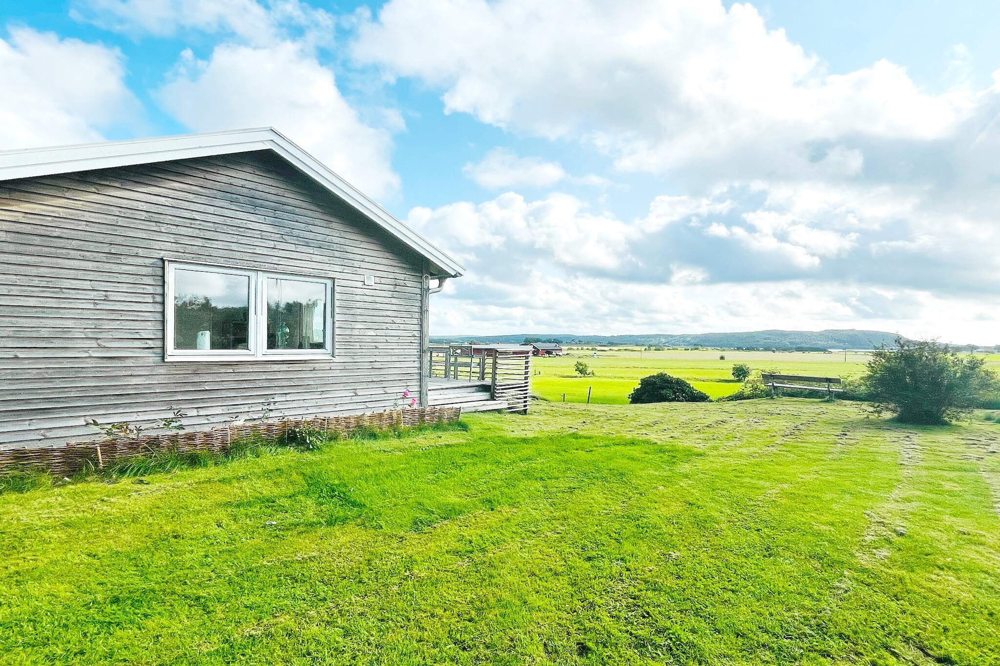 Annex: \n\nKitchen(cooker(electric), coffee machine, dishwasher, fridge-freezer, water from well), Living/bed room, bedroom(double bed), bathroom(washbasin, shower(reachable from the outside), toilet(electrish)), heating(electric), parking, deckchairs, air to air heatpump