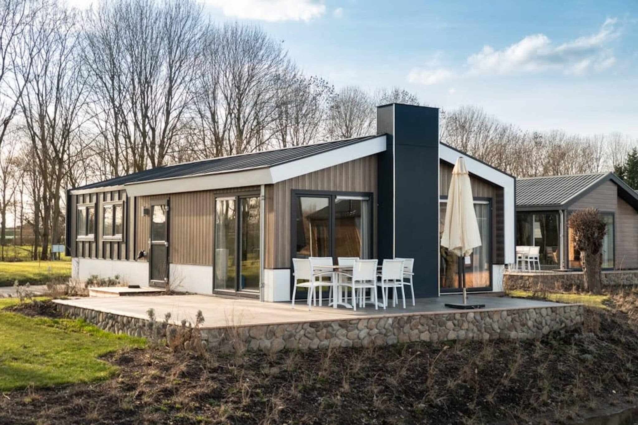 Modern chalet in a holiday park, bordering the Hoge Veluwe National Park
