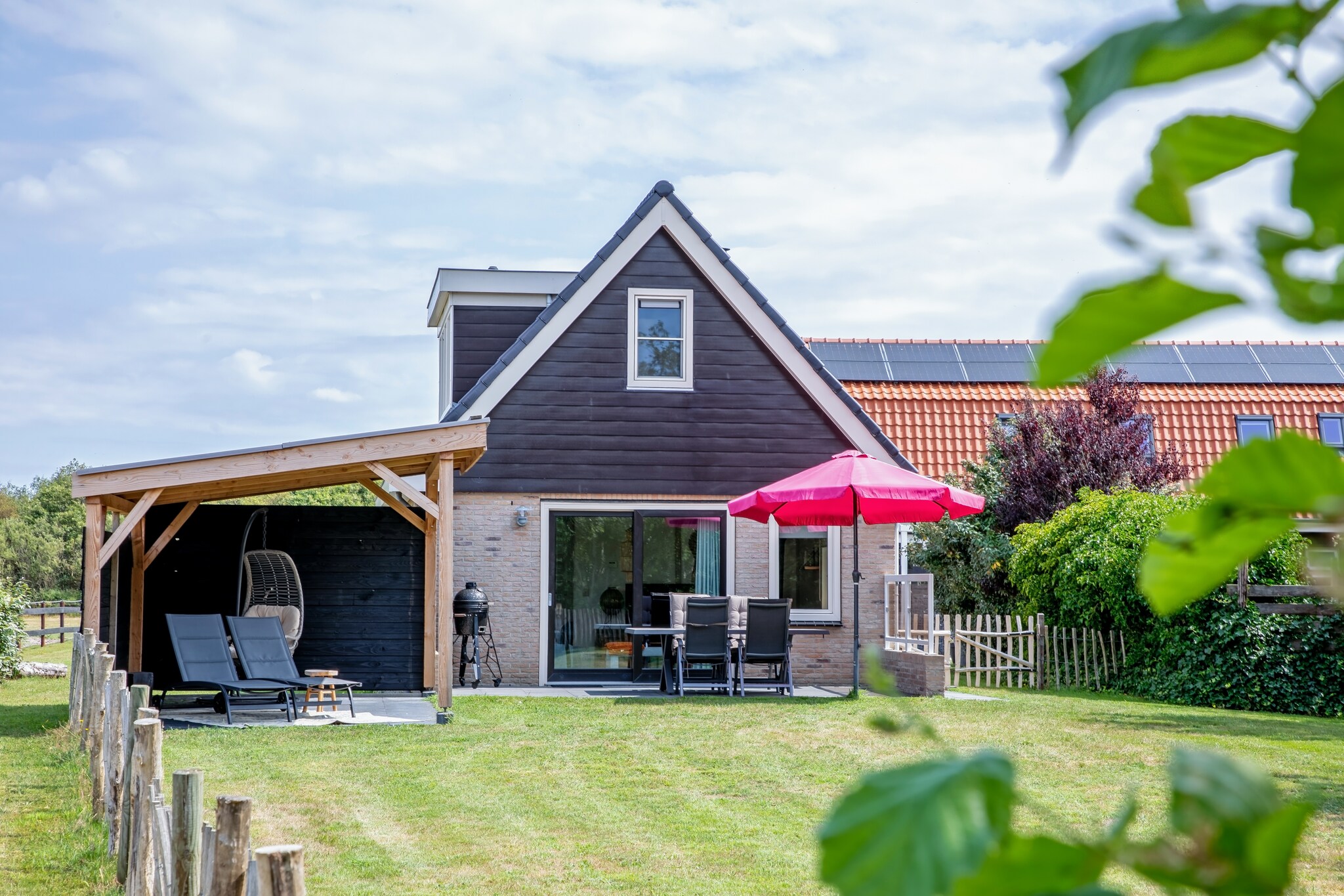 Holiday home with wellness garden