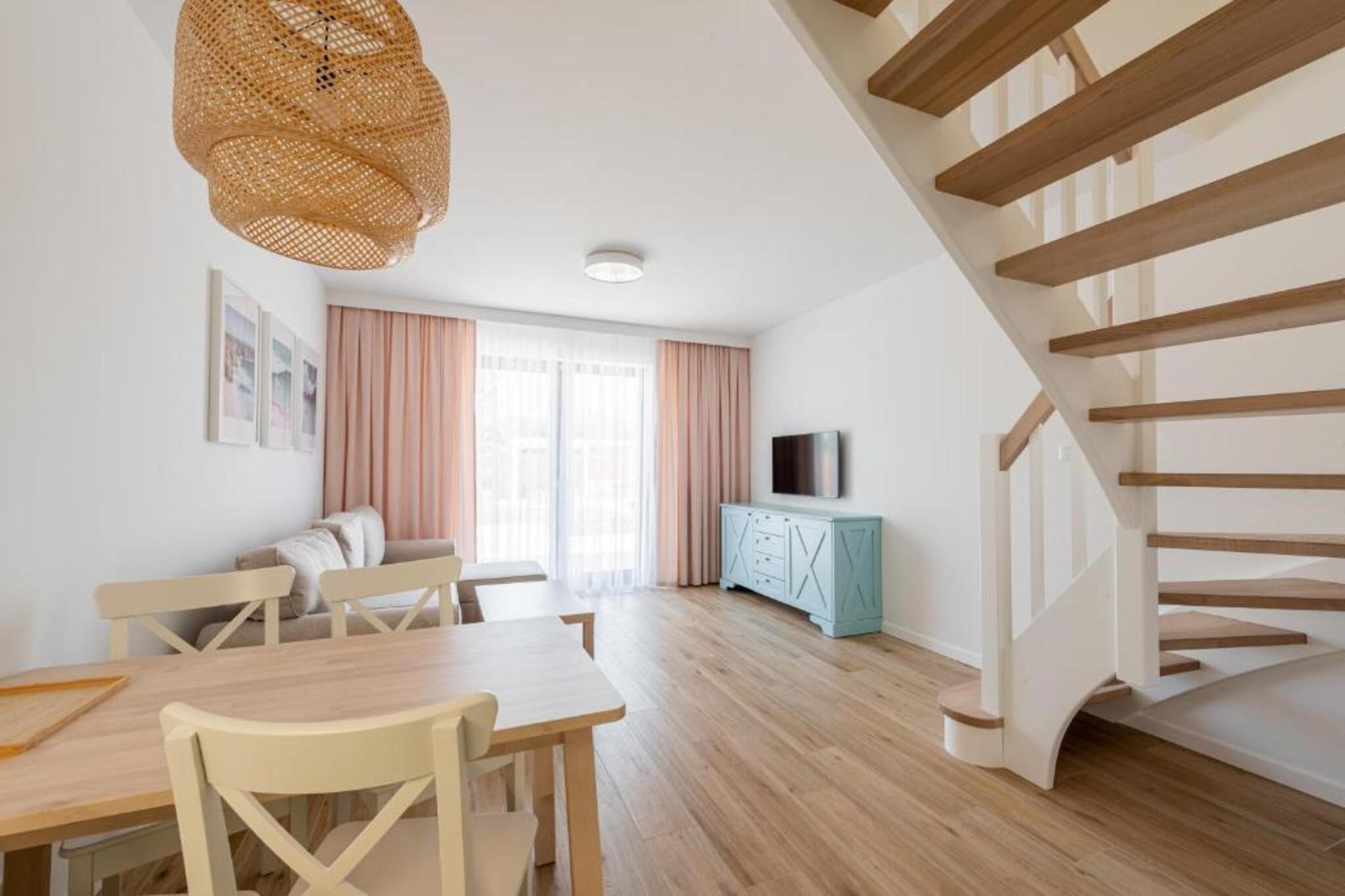 A cozy resort on the outskirts of a quiet summer resort (Grzybowo). The quiet area is perfect for relaxation. Close to the resort center, where there are numerous bars, restaurants and shops. Kołobrzeg invites you for larger purchases or in search of more attractions.
A 2-storey holiday home on a fenced, safe property. On the ground floor there is a large, open space with a well-equipped kitchen and living room. On the ground floor there is also a bathroom with a shower (there is a washing machine here). On the first floor there are 2 separate bedrooms. Central heating. The house has a terrace with a set of lounge furniture and barbecue equipment. Wireless internet is available.
On the premises there is a playground, a garden gazebo and parking (in the price of the stay 1 place/house).
In the price of the stay: bed linen, towels, electricity and water consumption, heating, final cleaning, internet, parking (1 place/house), highchairs (requires prior notification).
The location allows quick access to a wonderful, wide beach. The longest bike path in Poland (R-10) runs nearby, which is an easy and pleasant way to visit the neighboring resorts by bike: Kolobrzeg, Dzwirzyno, Sianozety, Ustronie Morskie.
Grzybowo is a seaside town often chosen by tourists due to its intimate character. For those in need of more attractions, you can go to neighboring Kołobrzeg, where you can visit the seaport, walk to the pier or along the seaside promenade. Kołobrzeg is a city bustling with life. You can get there by regular public transport, by bike or by car.
Dźwirzyno, neighboring Grzybowo from the west, is also a seaside town. It is characterized by a calmer atmosphere. It is worth visiting this settlement because of Lake Resko, where you can spend your time actively renting various types of water equipment.