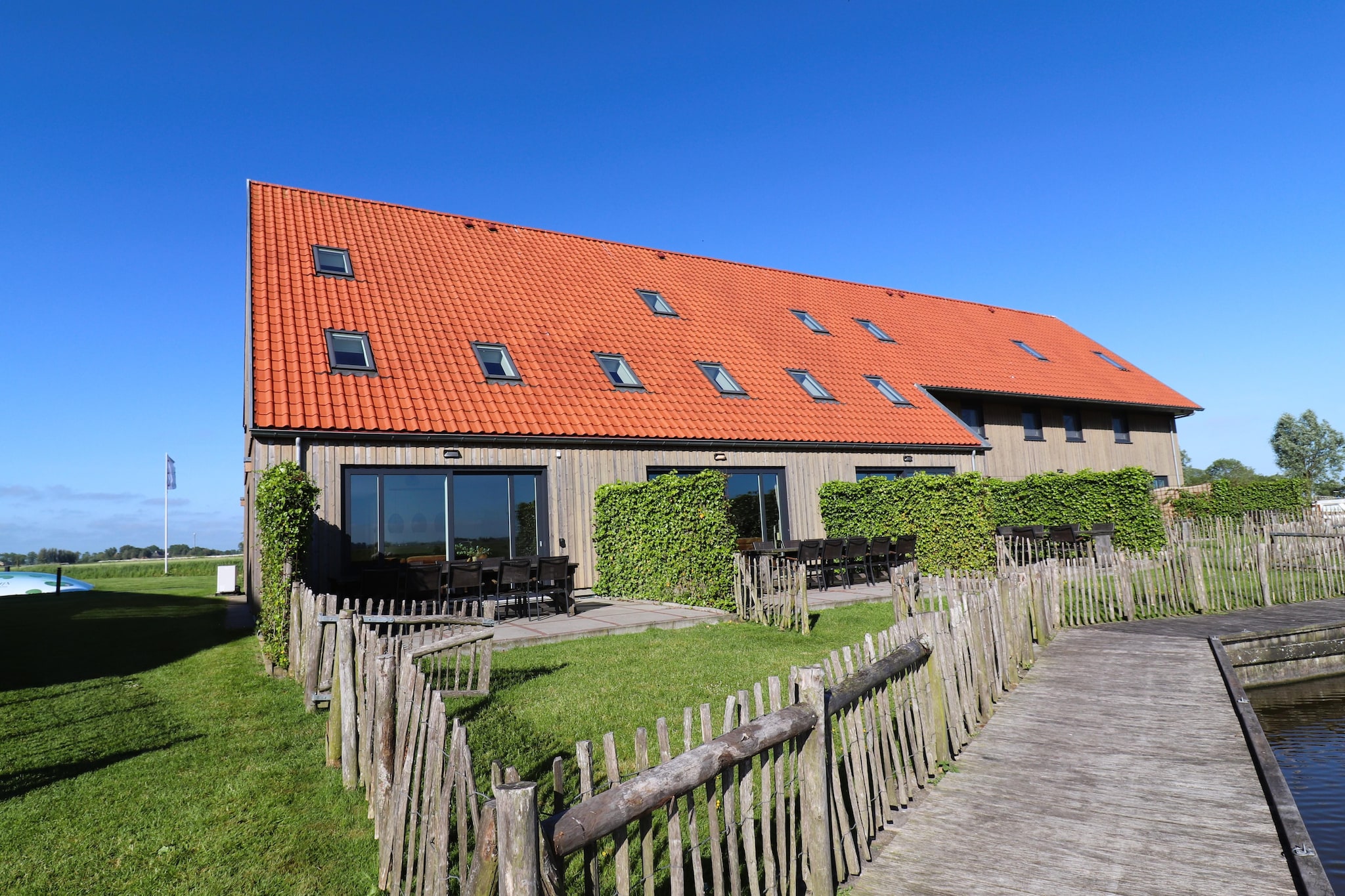 Combinatie van 2x 10 persoons woning