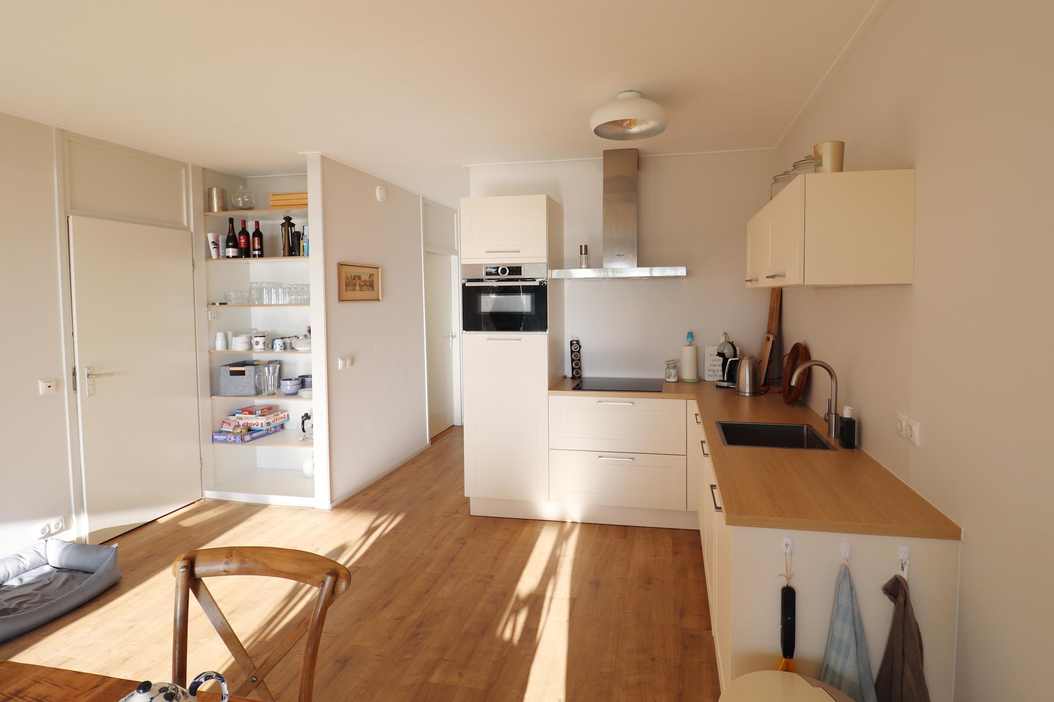 Appartement aan het meer in Heeg-Keuken