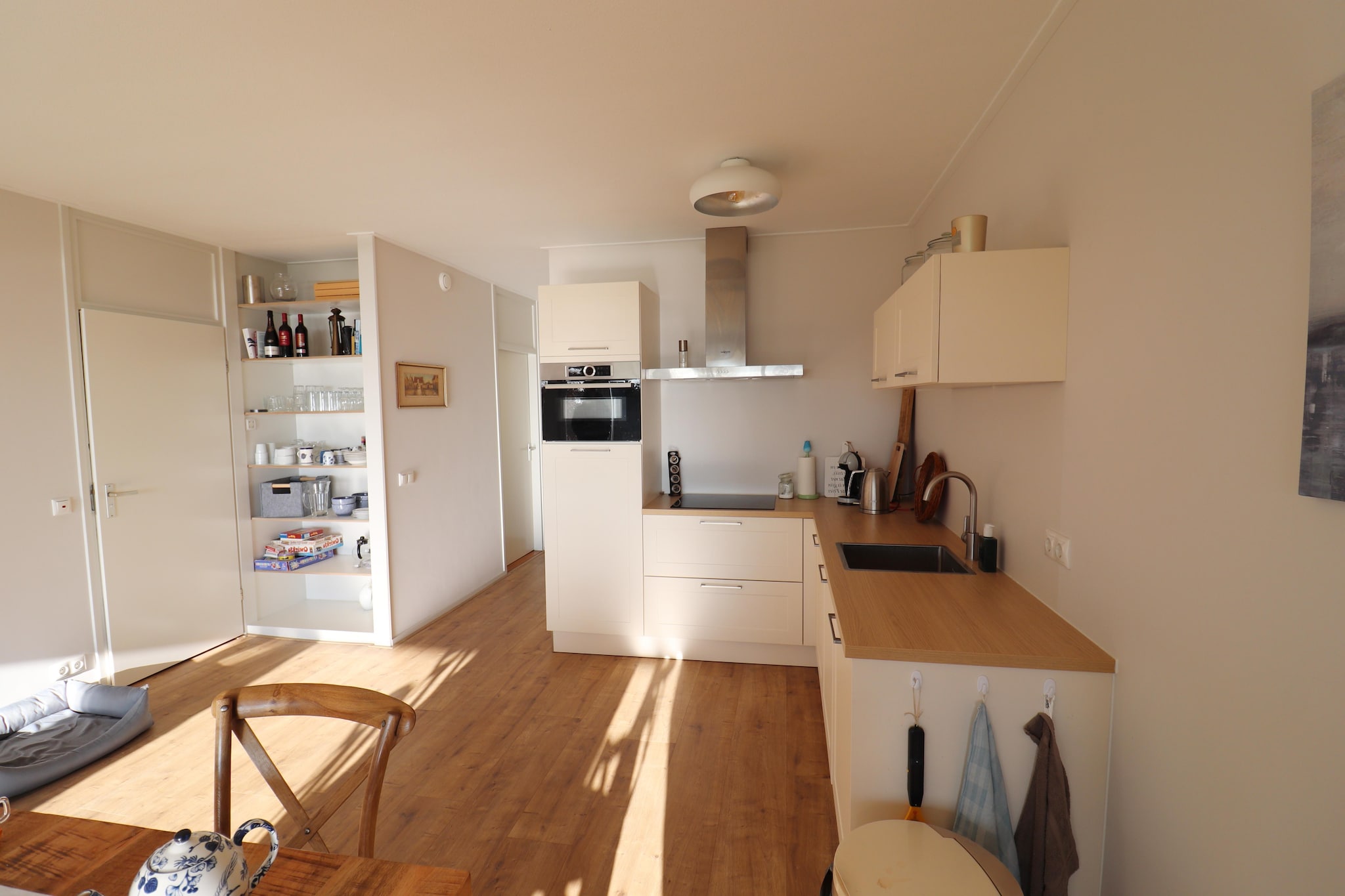 Appartement aan het meer in Heeg-Keuken
