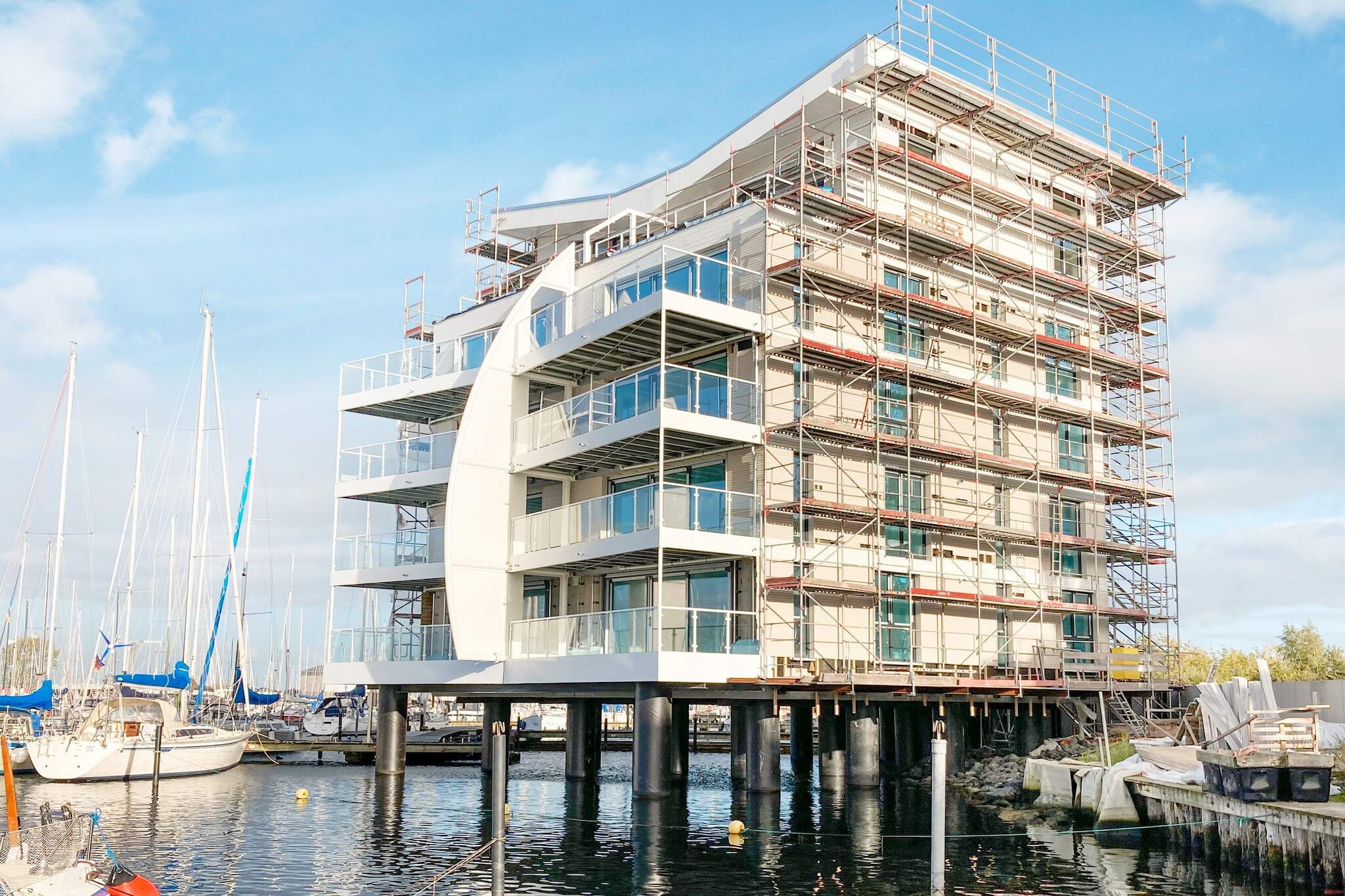 Exklusive Wasservilla an der Marina