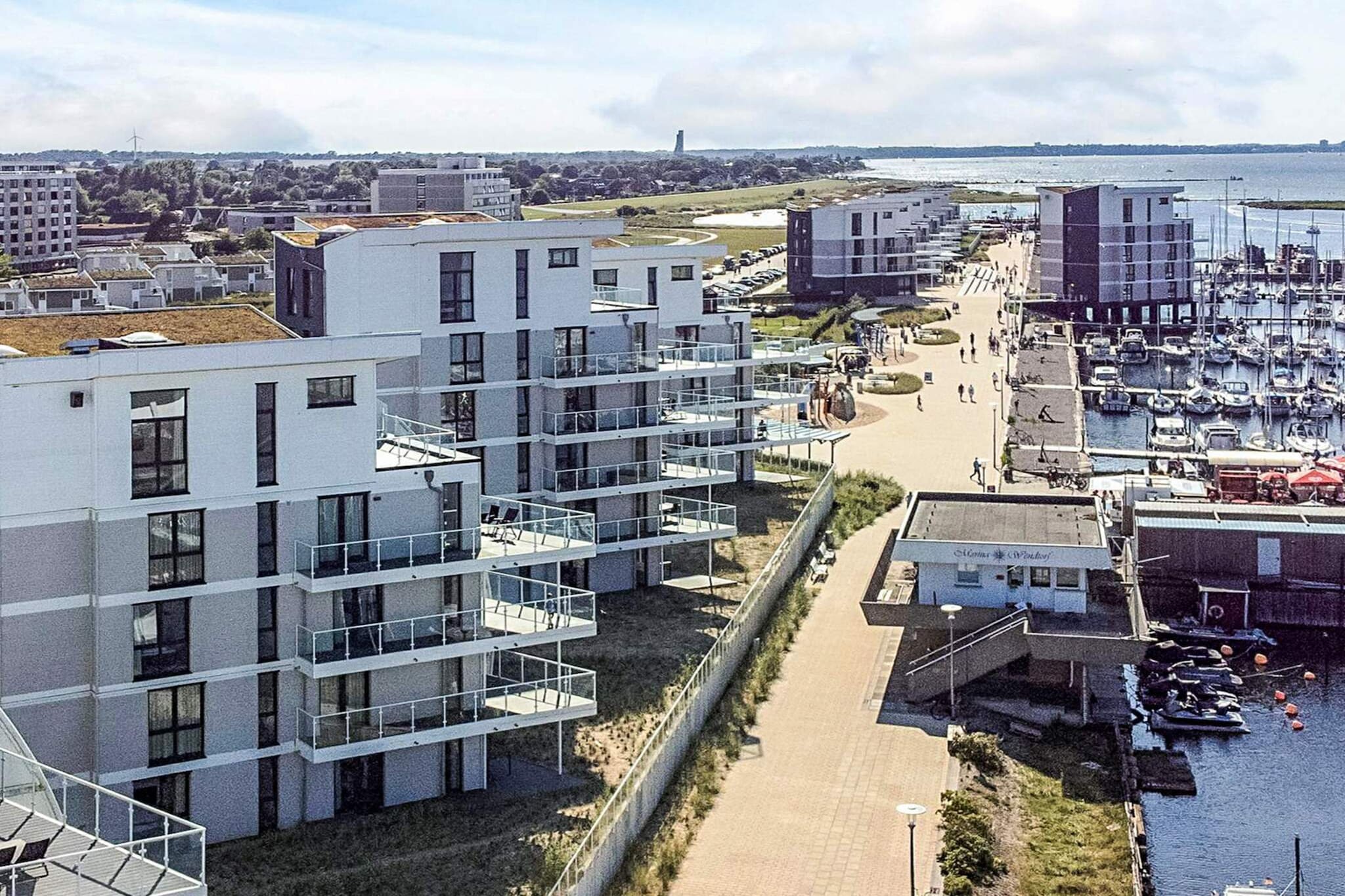 Moderne Wasservilla am Yachthafen - Outdoor