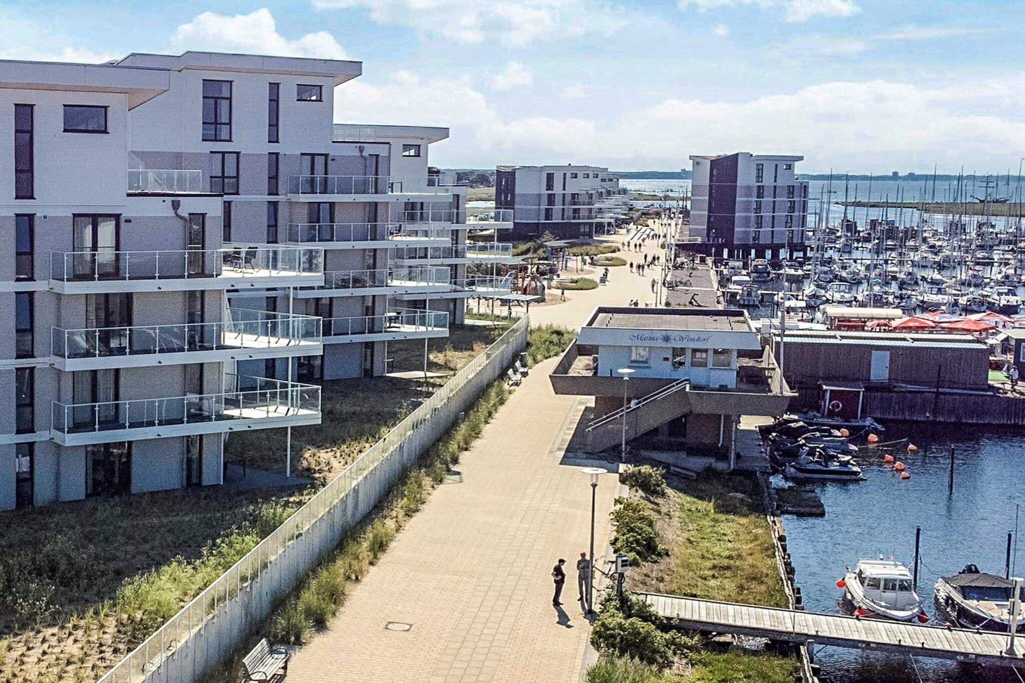 Moderne Wasservilla am Yachthafen - Outdoor