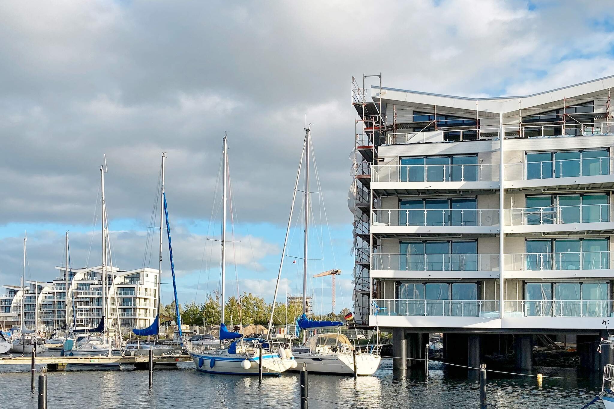 Villa aan het water op een locatie in de haven