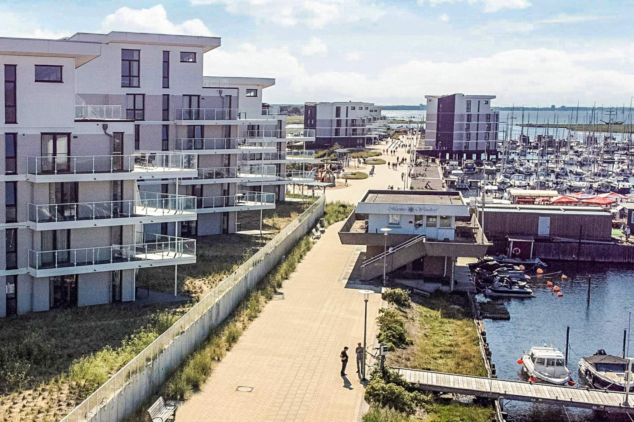 Villa aan het water op een locatie in de haven - Buitenlucht