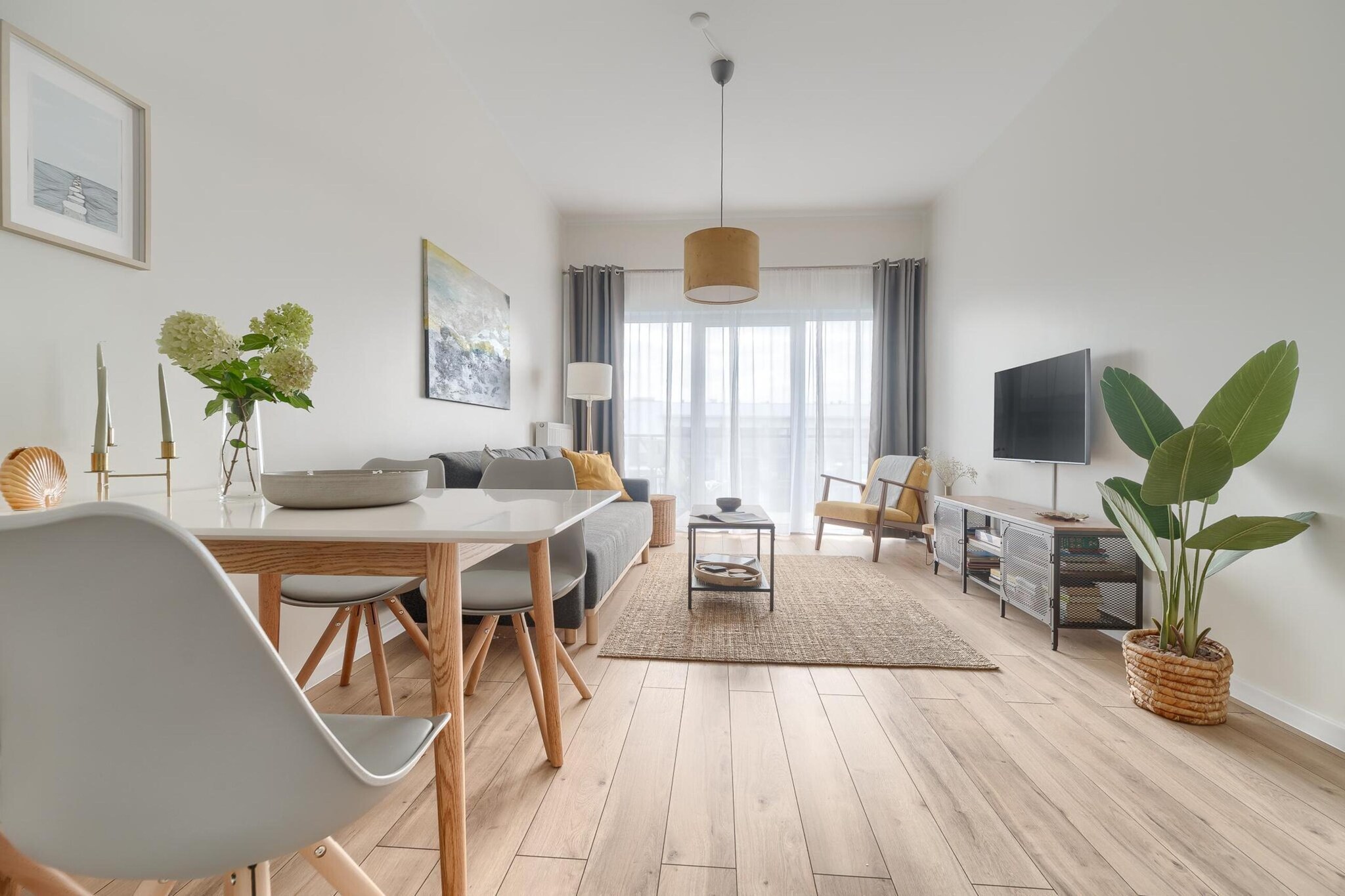 On the 3rd floor: (open kitchen(hob(4 ring stoves, induction), electric kettle, hood, coffee machine, oven, dishwasher, fridge-freezer), Living/diningroom(double sofa bed, TV(flatscreen), dining table(4 persons)), bedroom(double bed), bathroom(shower, washbasin, toilet, washing machine, hairdryer))\n\nInternet access, Parking, Whirlpool, Massage, Fitness, Table tennis, Play area, Lawn, sauna(shared with other guests), balcony, heating(central), garden furniture, sun loungers, swimming pool(shared with other guests, heatable, indoor, including separate children’s swimming pool (depth 50cm)), sand pit(shared with other guests), slide(shared with other guests), lift, ironing board, iron, Swing set