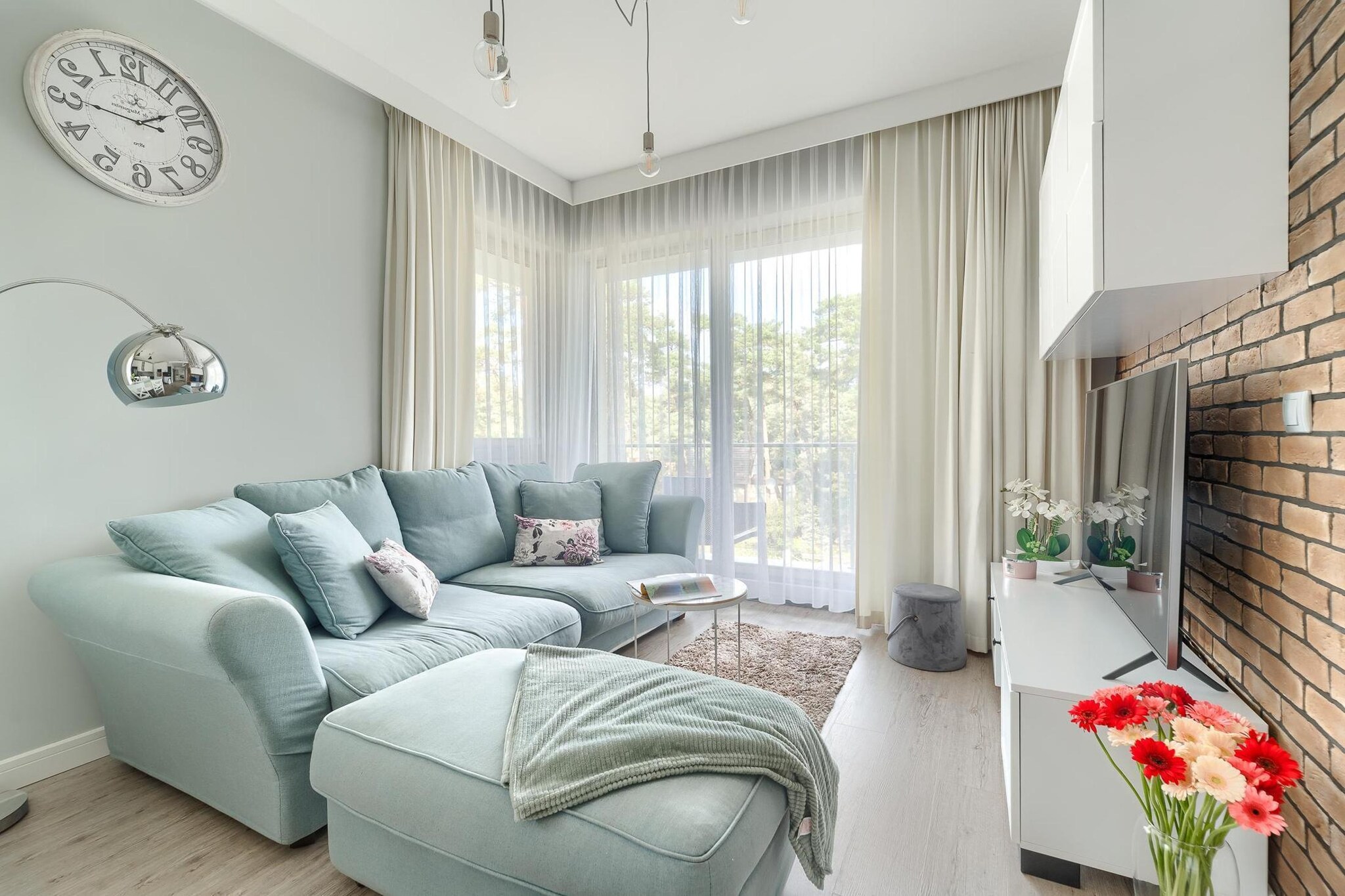 Comfortable apartment by the sea