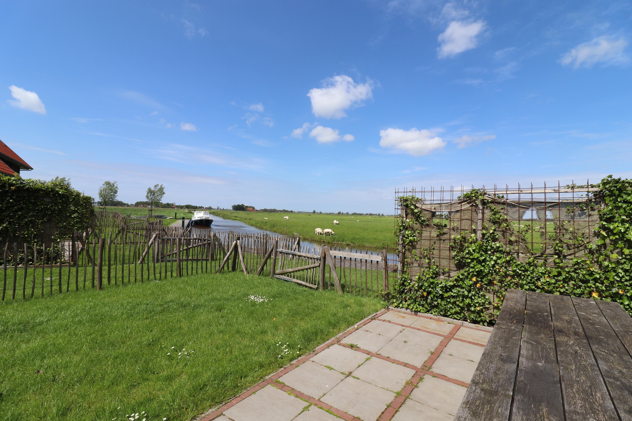 Friese Villa in Leons - Untagged