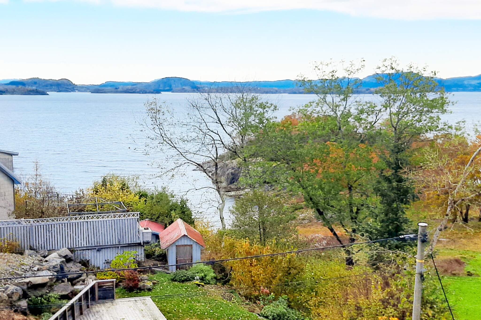 Nice holiday home in lovely Ryfylke, only 50 meters from the sea and with a great view. The holiday home has 2 floors with room for 8 people (4 bedrooms). There are 2 bedrooms on each floor, combined with a bathroom. Well-equipped holiday home with i.a. dishwasher and washing machine. Open kitchen/living room solution. Highchair and cot available. All rooms have underfloor heating. Room for several cars by the holiday home. Terraces both from the ground floor and the first floor; here, you can enjoy the evening sun during summer. Grocery shopping either at Tau (8 km) or Jørpeland (18 km). There are several great hiking opportunities nearby. The famous “Prekestolen†is approx. 45 km from the holiday home. Approx. 160 km to Kjerag. Good fishing opportunities both in the lake Vostervannet and in the sea just below the cabin. Good swimming opportunities for the whole family on a small sandy beach. It is possible to gut fish on the quay down by the sea. For winter tourists, we recommend illuminated skiing trails in Årdal/Lyngshei (approx. 30 km) as well as alpine skiing in Røldal (approx. 300 km).