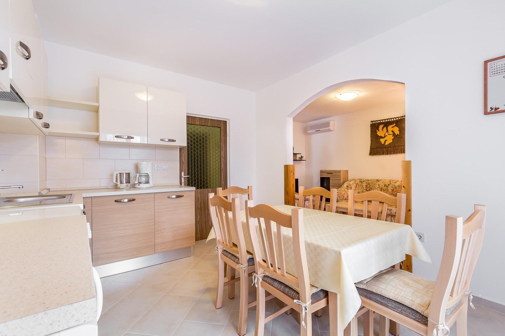 Comfortable apartment with terrace and garden