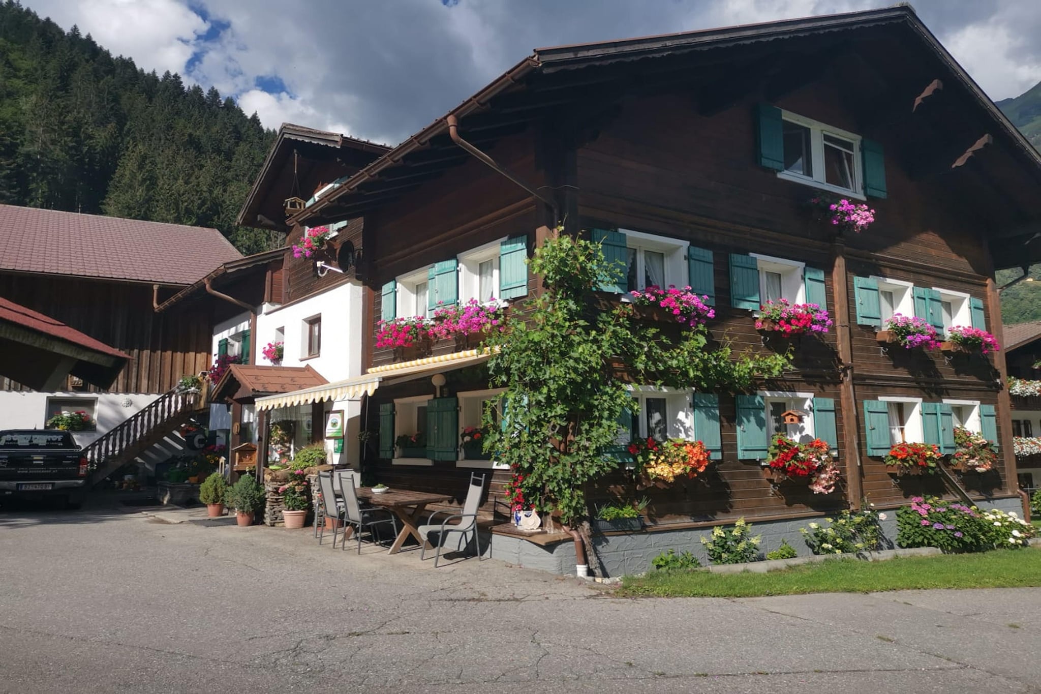 Exterior Summer