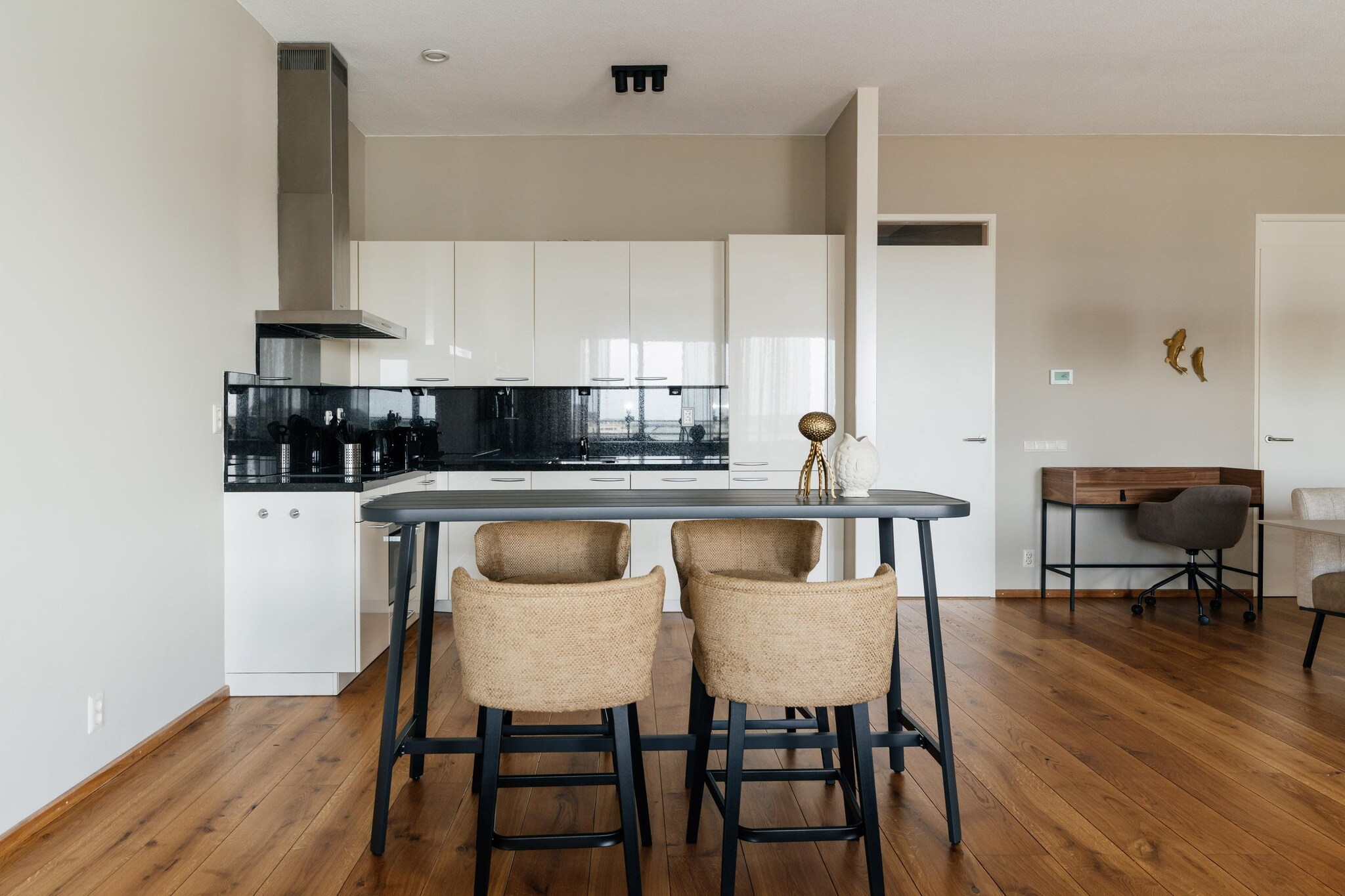 Located just 900â€¯m from the beach, this contemporary ground-floor apartment in Scheveningen is the perfect getaway for up to 5 guests. It offers two bright bedrooms, one with three boxspring beds and another with two, each with smart TVs and private balconies. The open living/dining area features a dining table and flatscreen TV with international channels, while the fully equipped kitchen includes a hob, oven, microwave, dishwasher, espresso machine, and fridge for easy self-catering.

Designed for comfort and convenience, the apartment comes with central heating, a washing machine, tumble dryer, hairdryer, and essential ironing facilities. A lift ensures easy access, and private parking adds peace of mind. Free Wi-Fi is available throughout, making it a cozy and practical home base near the water.

The property is just minutes from top attractions like the Scheveningen Pier, SEA LIFE aquarium, and the scenic dunes and forests of Westduinpark. Head to The Hague (4â€¯km) to explore cultural sites like the Mauritshuis and Binnenhof. For food lovers, top-rated restaurants like The Harbour Club, Simonis aan de Haven, and De Dagvisser are all close by, offering fresh seafood and harbor views. Ideal for beach lovers, cyclists, and city explorers alike.