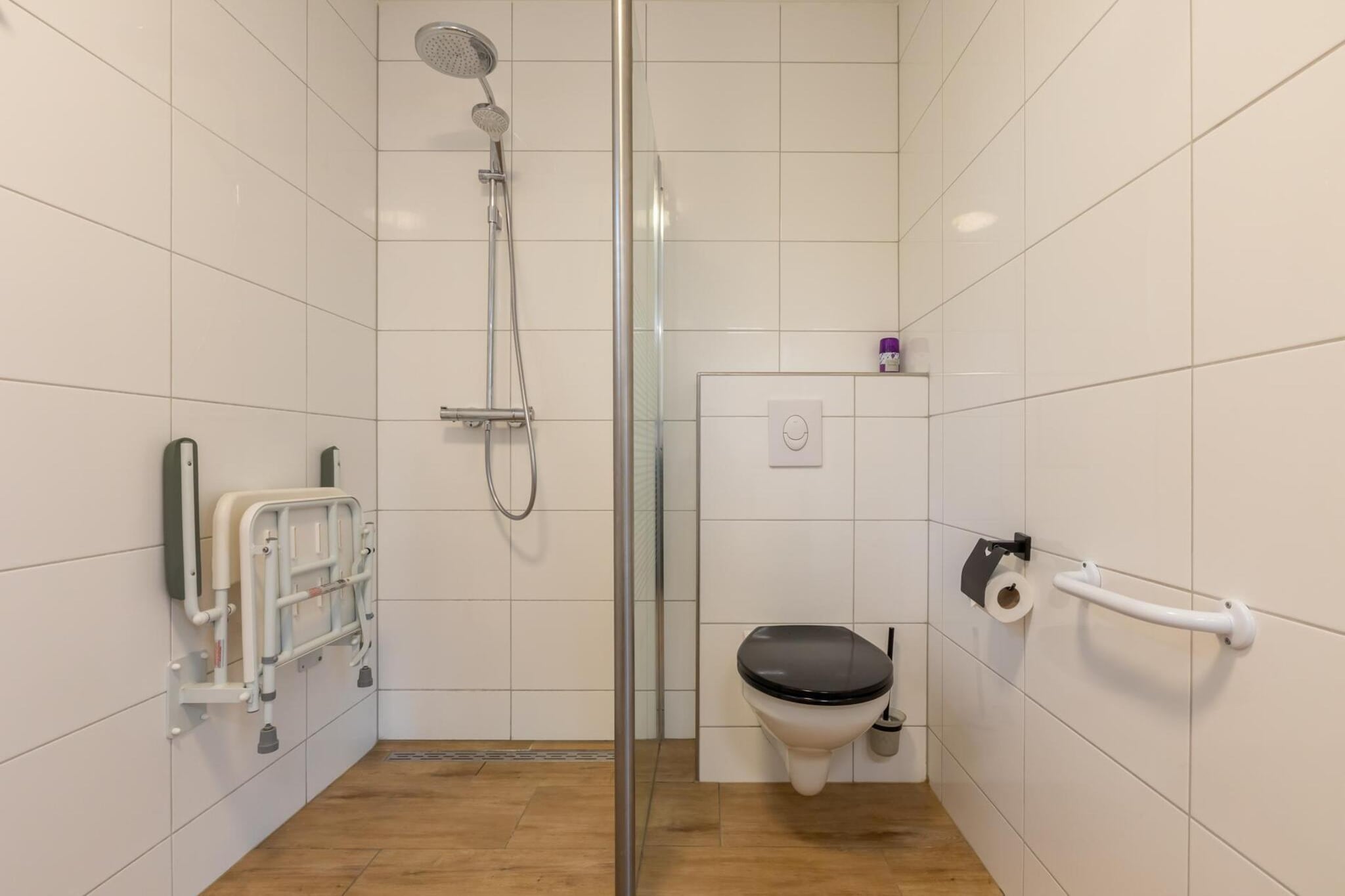 Achterweg 10 l Zonnemaire 'Sol e Mar' - Badkamer