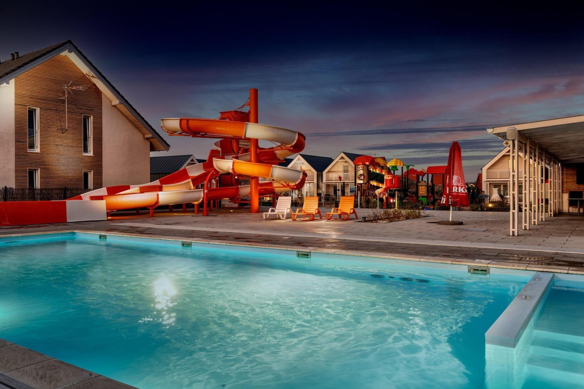 Holiday homes with pool, attractions for children