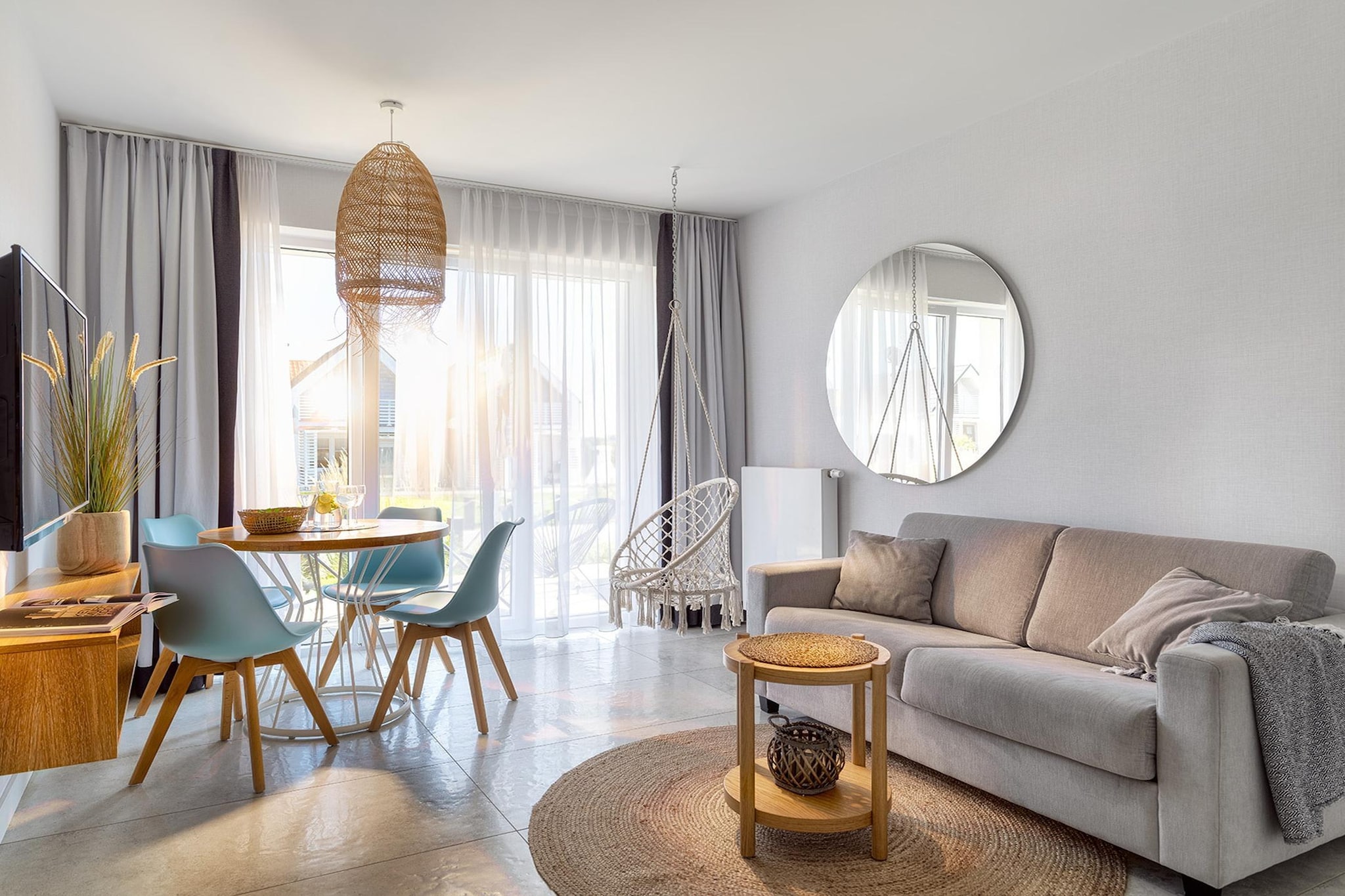 Apartment with a pool, attractions for children