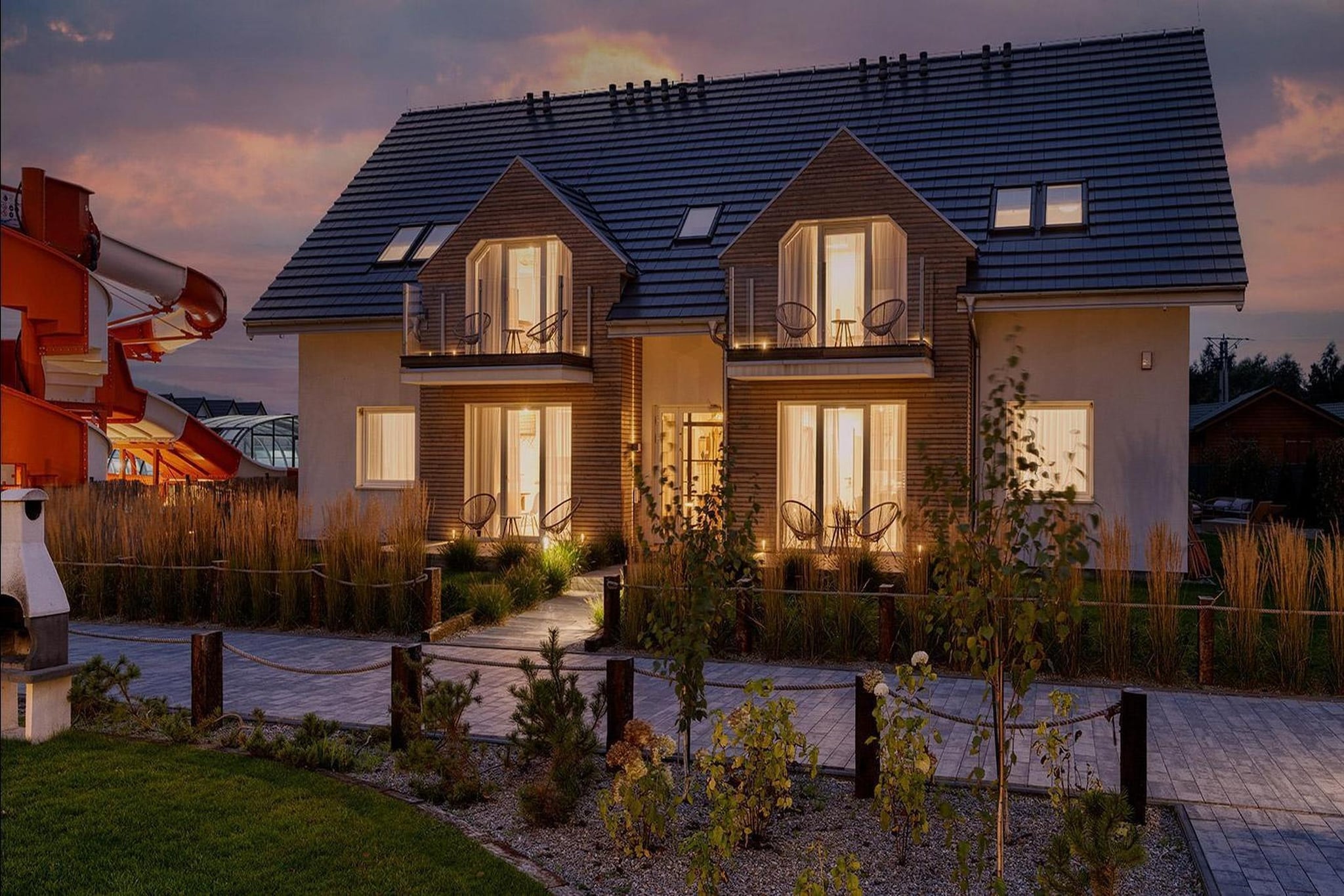 Apartment with a pool, attractions for children