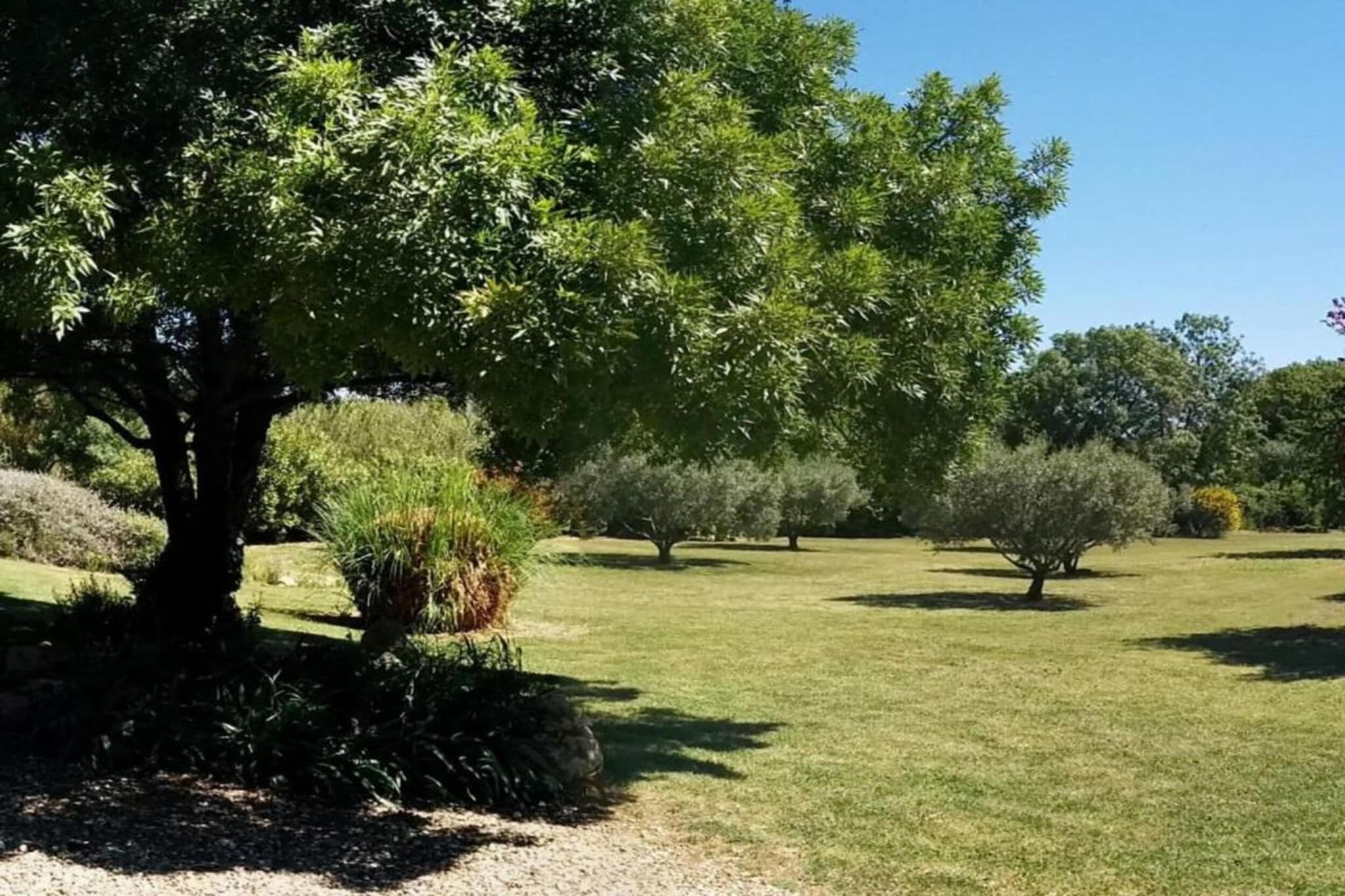 LA BOUSCADE GUESTHOUSE-Gebieden zomer 5km