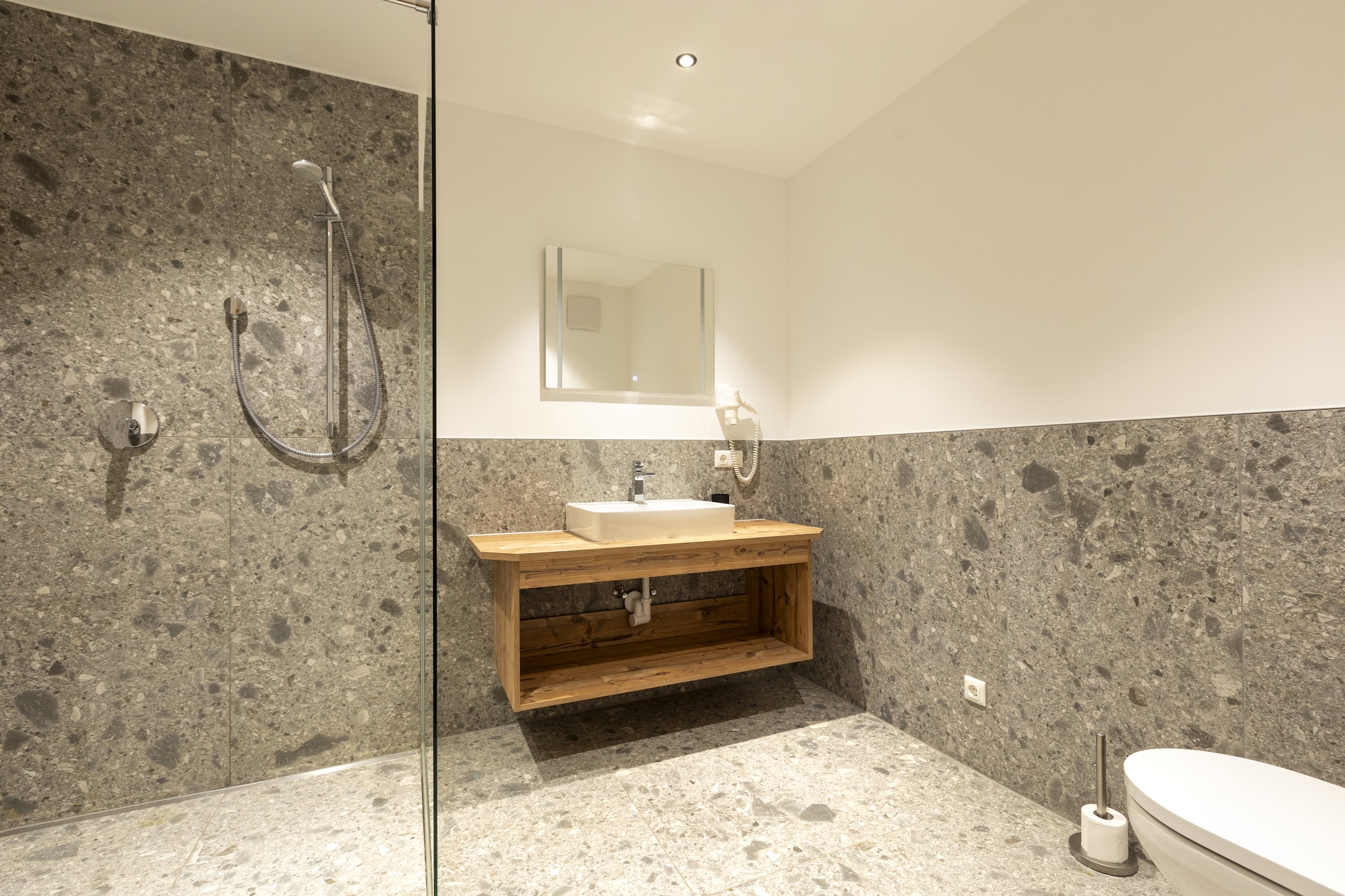 Apartment 7-Bathroom