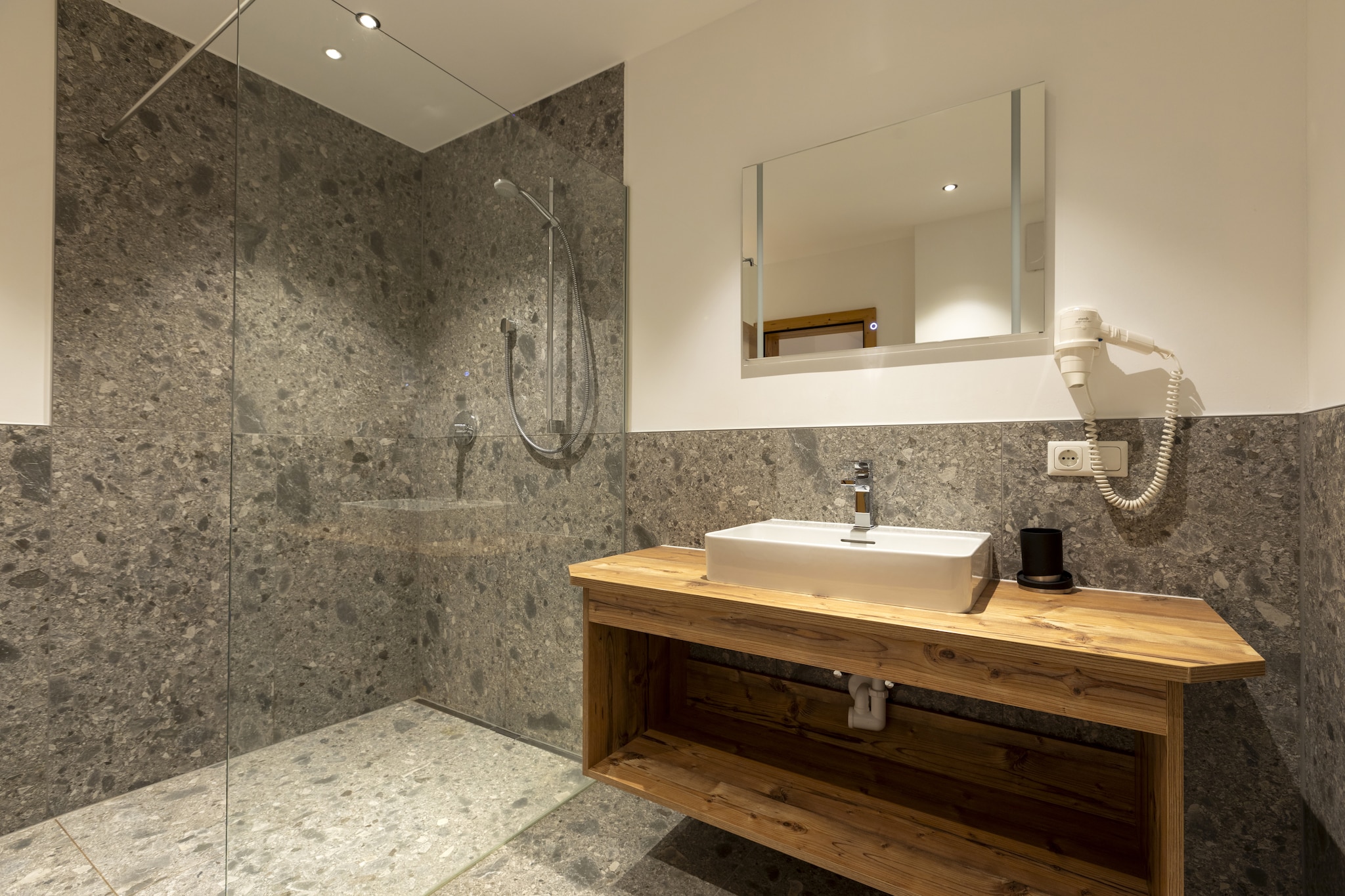 Apartment 7-Bathroom