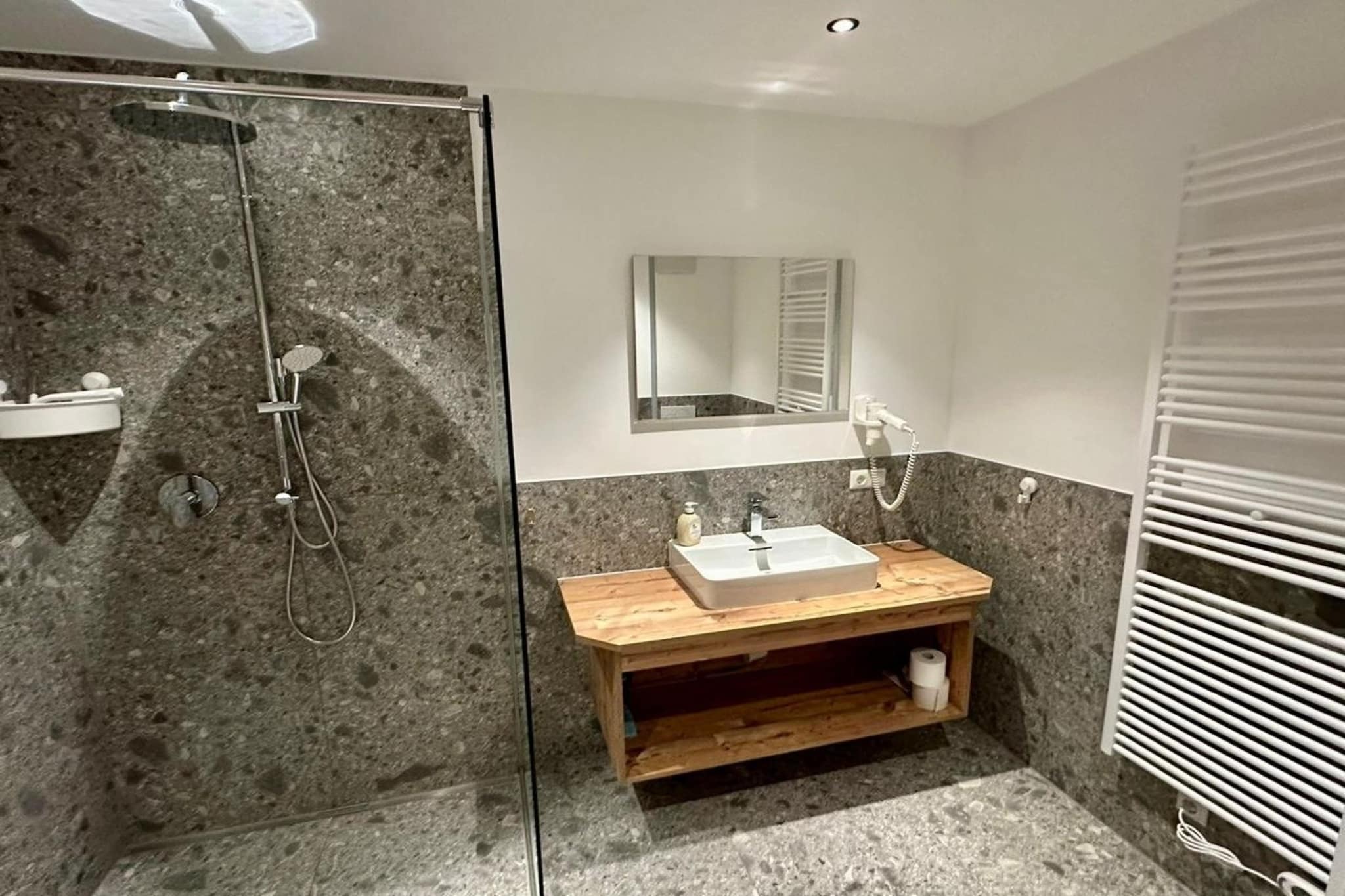 Apartment 7 - Badkamer