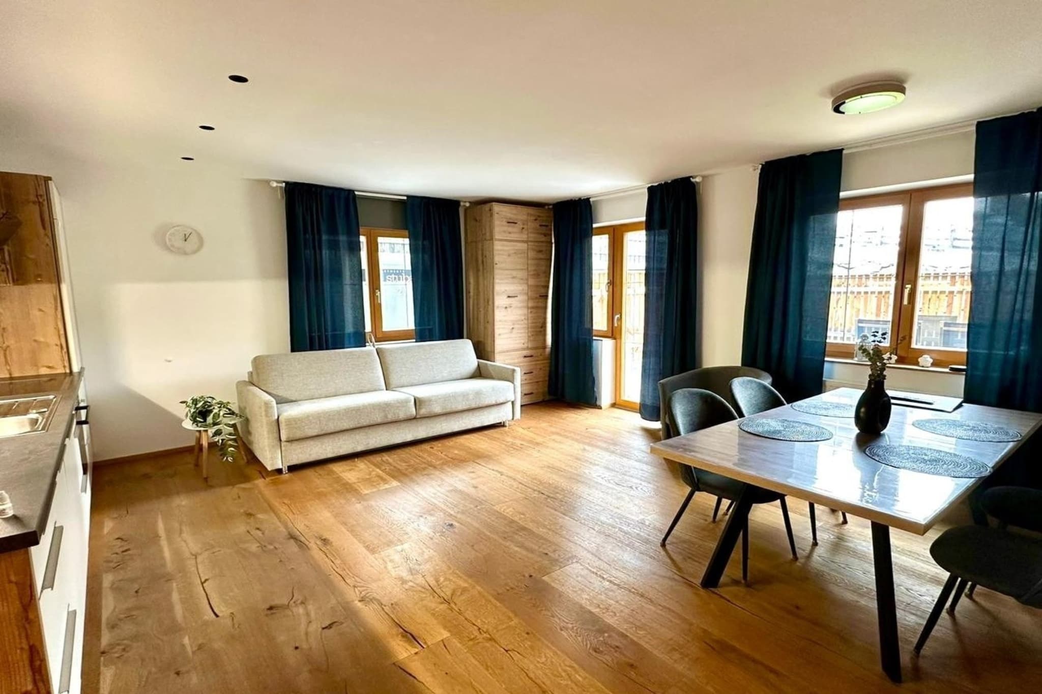 Apartment 7 - Eetkamer