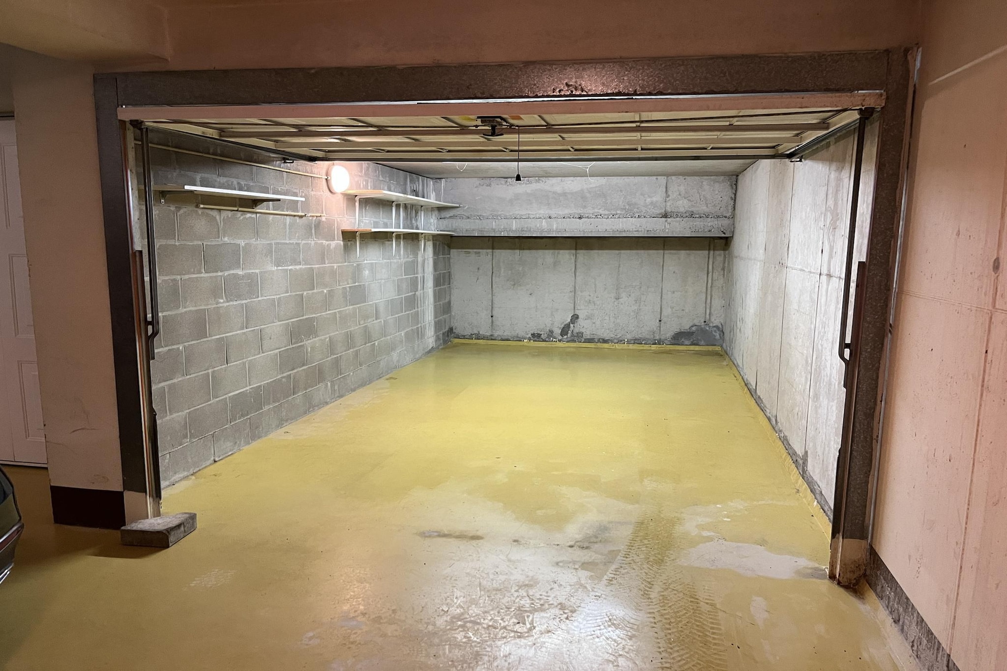CASTELLI J 0102 - Facilities