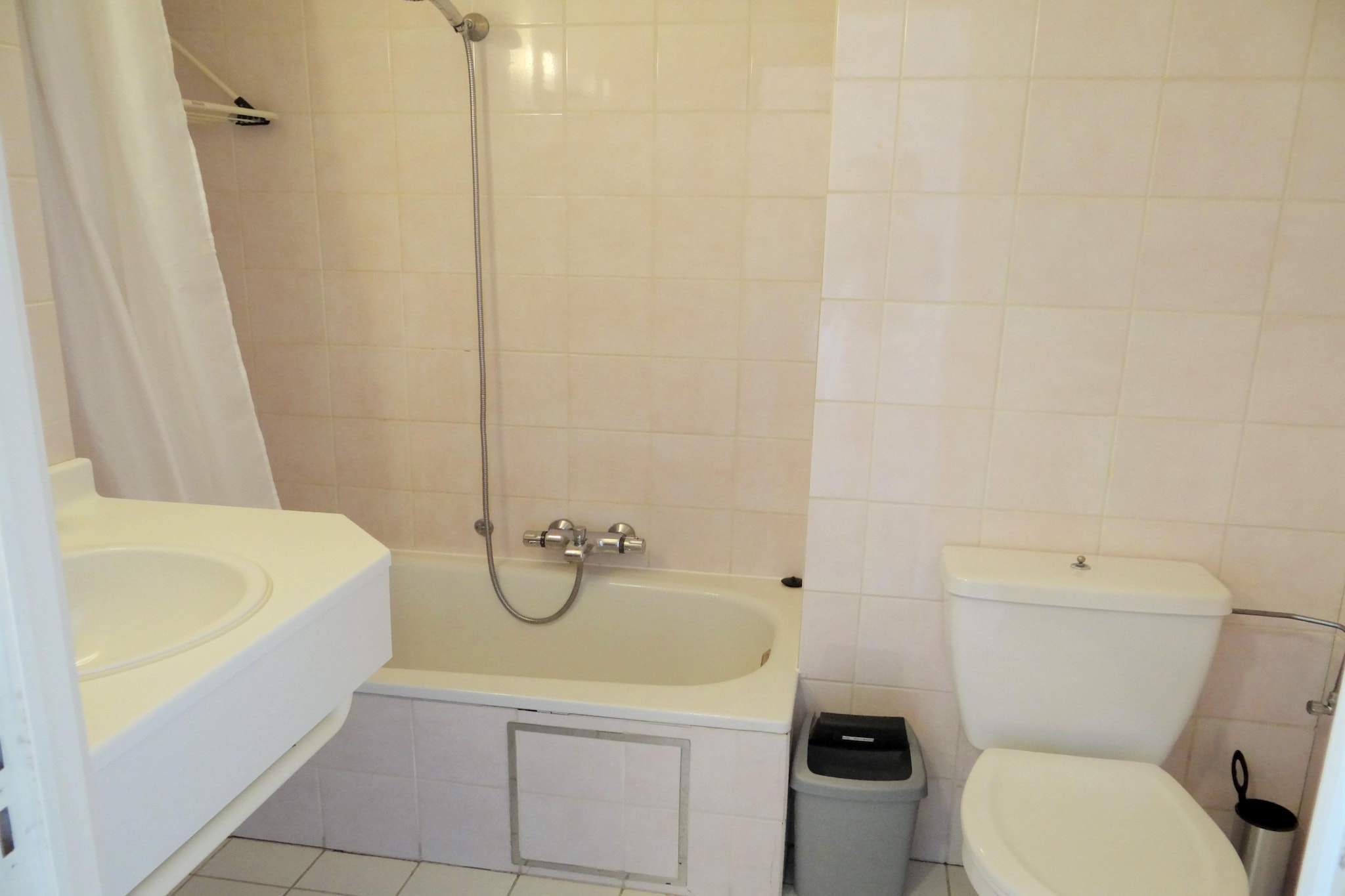 SCORPIO B 0603GAR-Bathroom