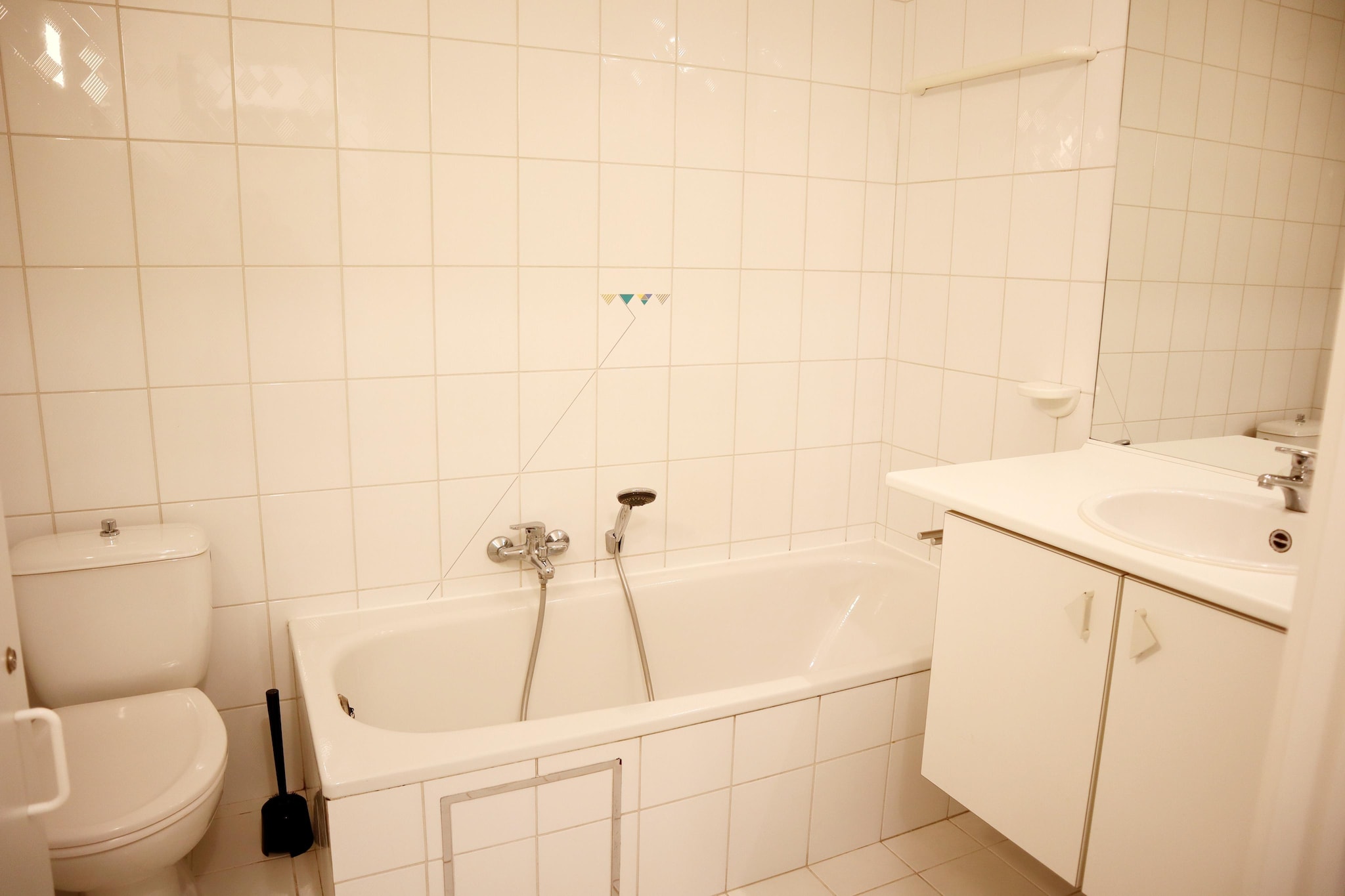 SCORPIO BI 403-Bathroom