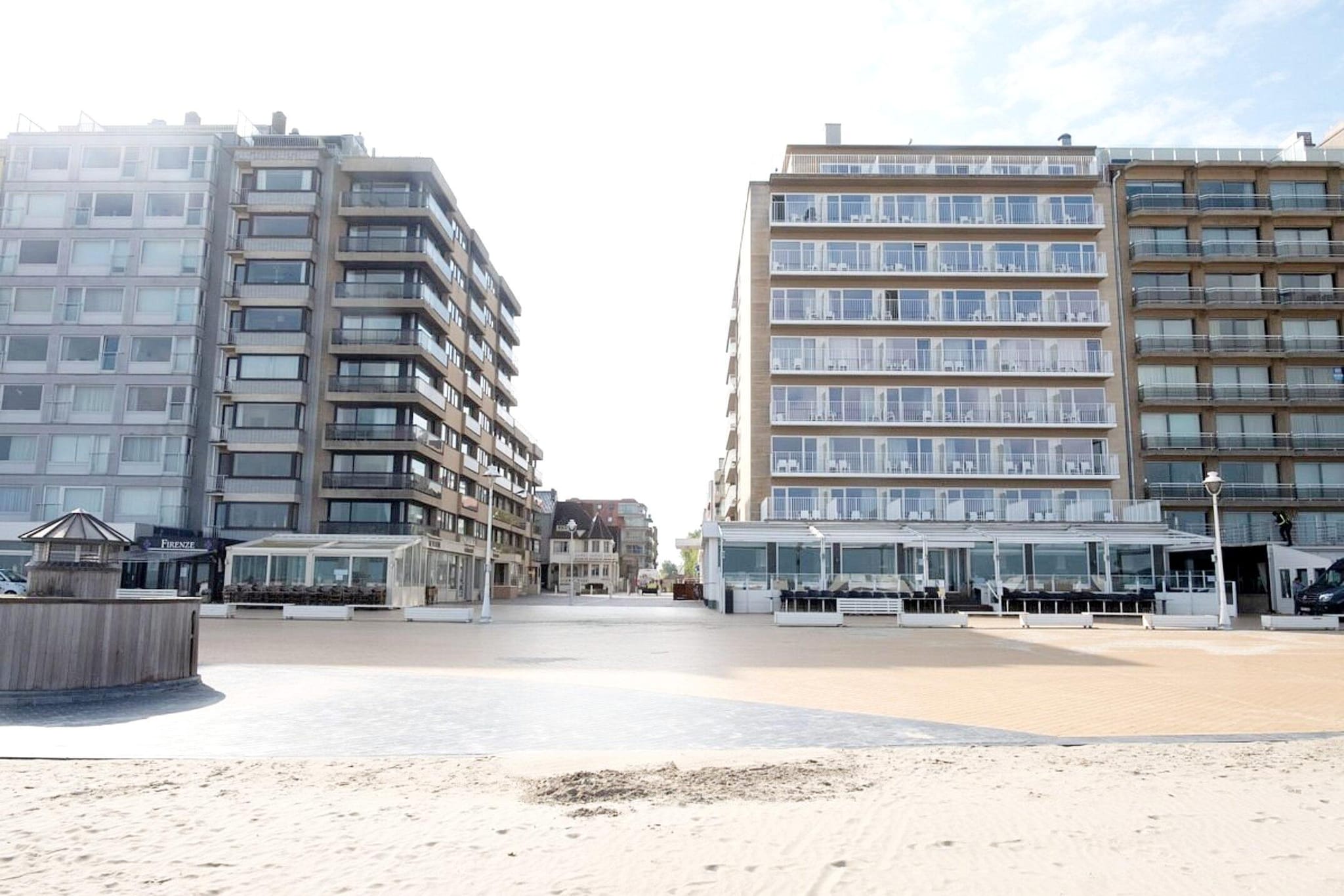 CASINO AB B0701GAR-Buitenkant zomer