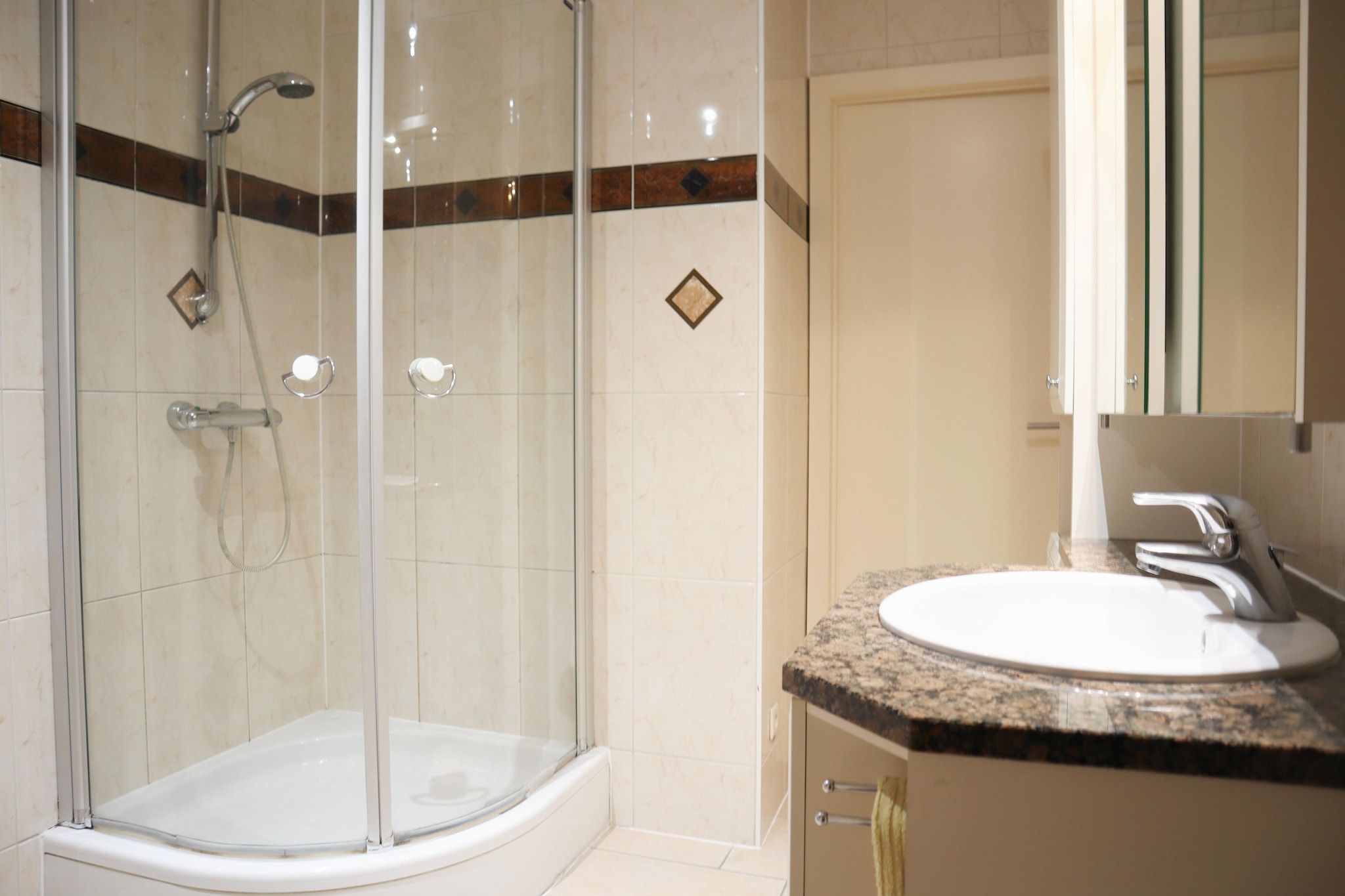 GOUNOD 0101PK-Badkamer