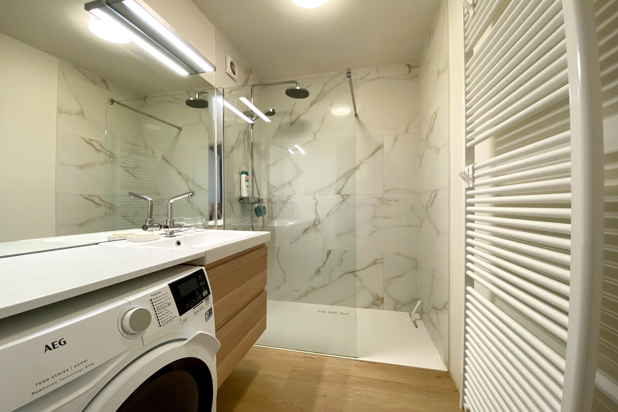 STELLA MARIS 201-Badezimmer