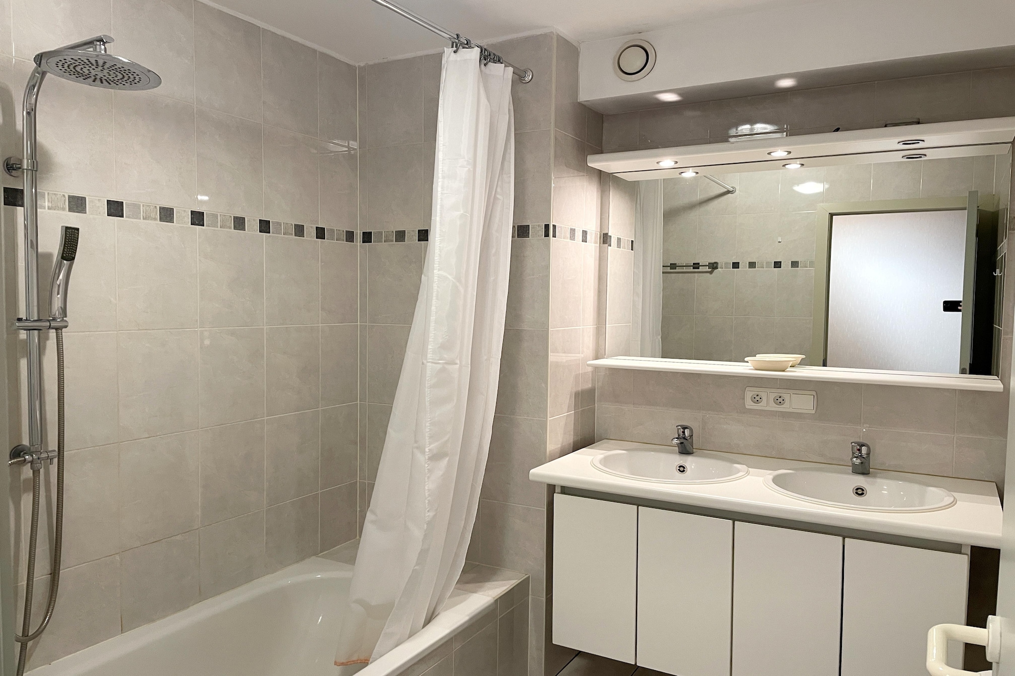 MISTRAL 0401-Badkamer