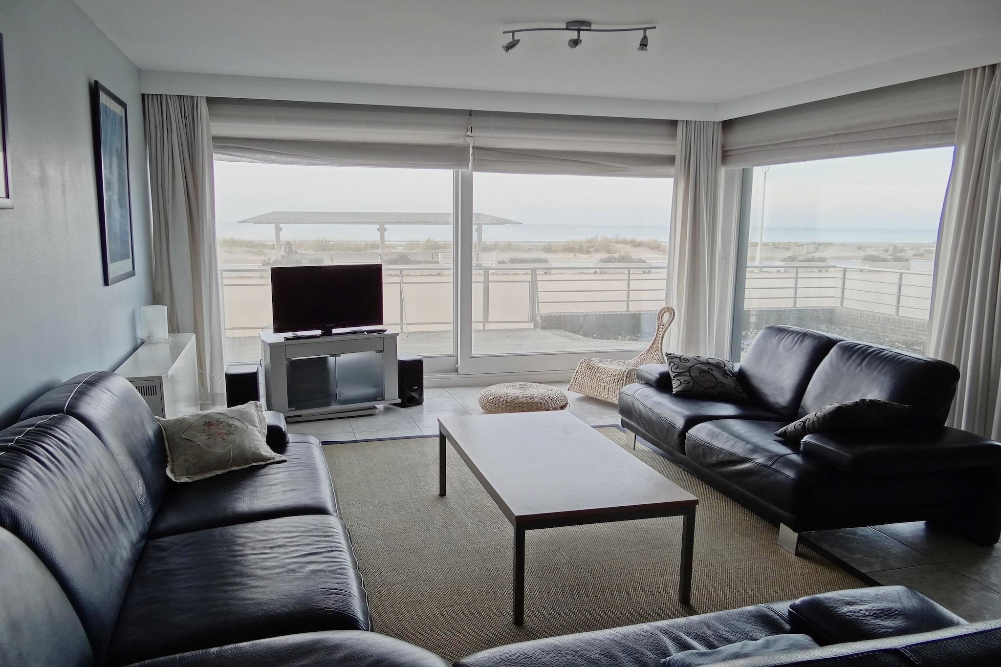 SEASIGHT A 0004-Living room