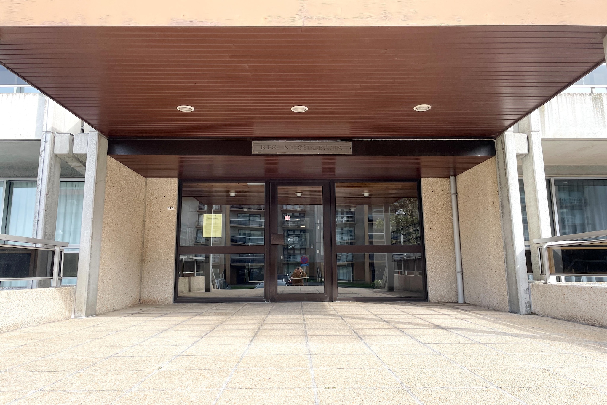 MOSSELBANK 0003GAR-Buitenkant zomer