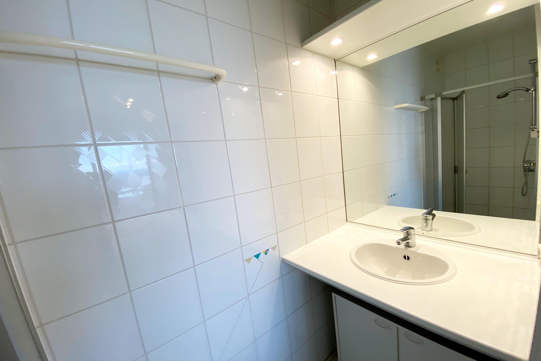 SCORPIO BI 1201GAR-Badkamer