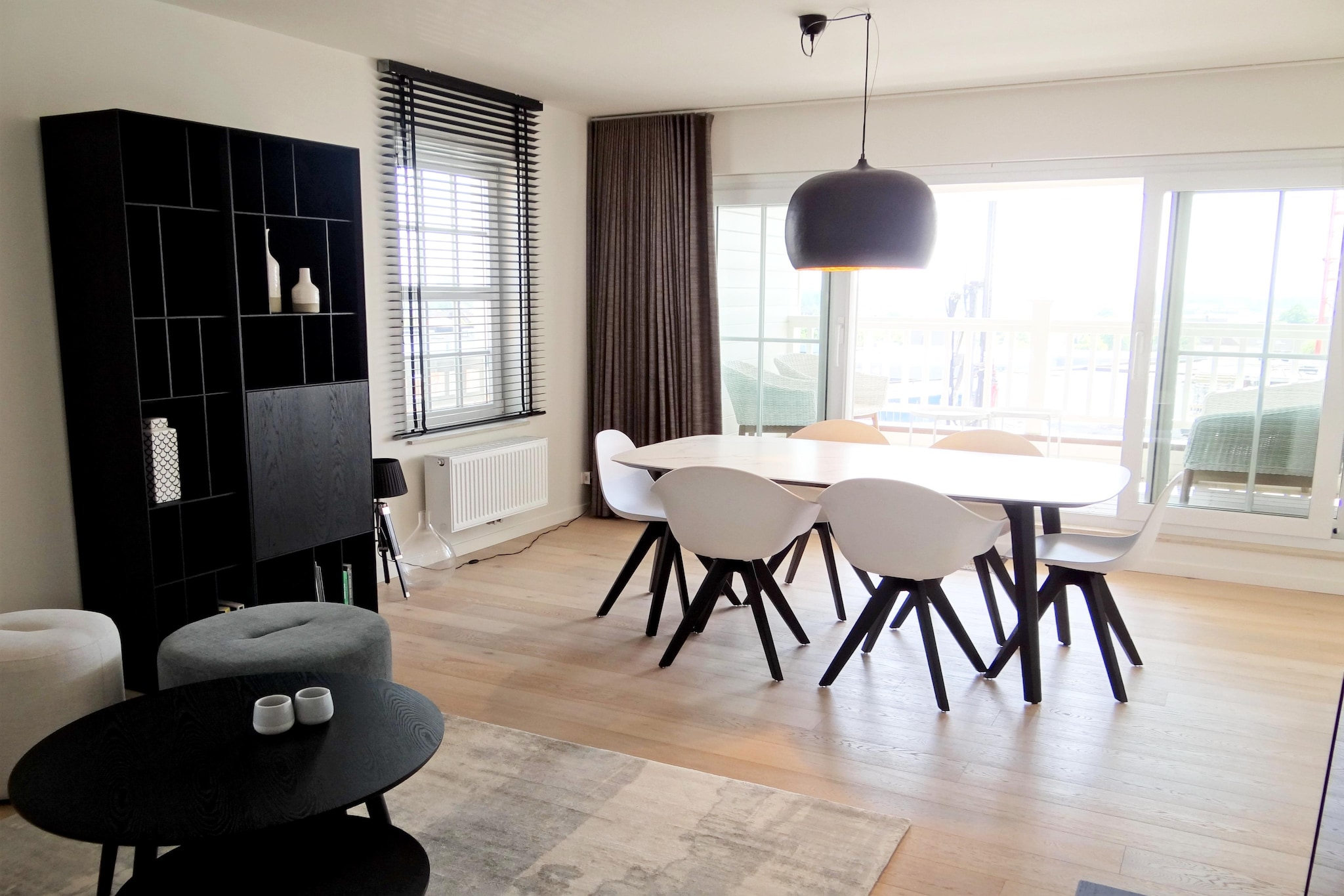 DOCKSIDE 403-Dining room