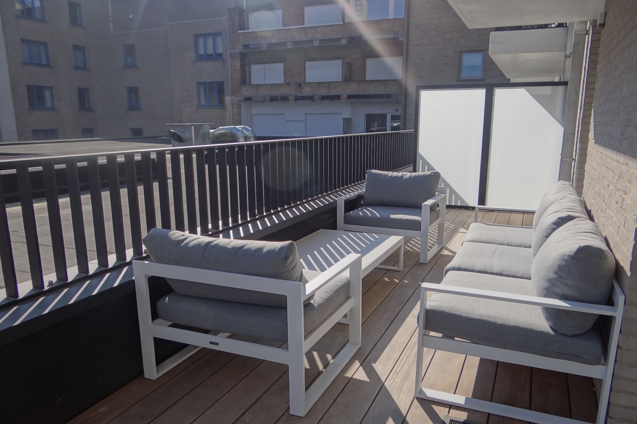 On the 1st floor: (open kitchen(cooker, coffee machine, oven(steam), combination microwave, dishwasher, fridge), Living/diningroom(TV(digital), dining table, seating area), bedroom(double bed(twin duvet , down, 160 x 200 cm)), bedroom(double bed(twin duvet , down, 160 x 200 cm)), walk-through bedroom(bunk bed(duvet, down)), bathroom(shower, washbasin), toilet(toilet), storage)\n\ngarage, dishwasher, freezer, lift, high chair, drying cabinet