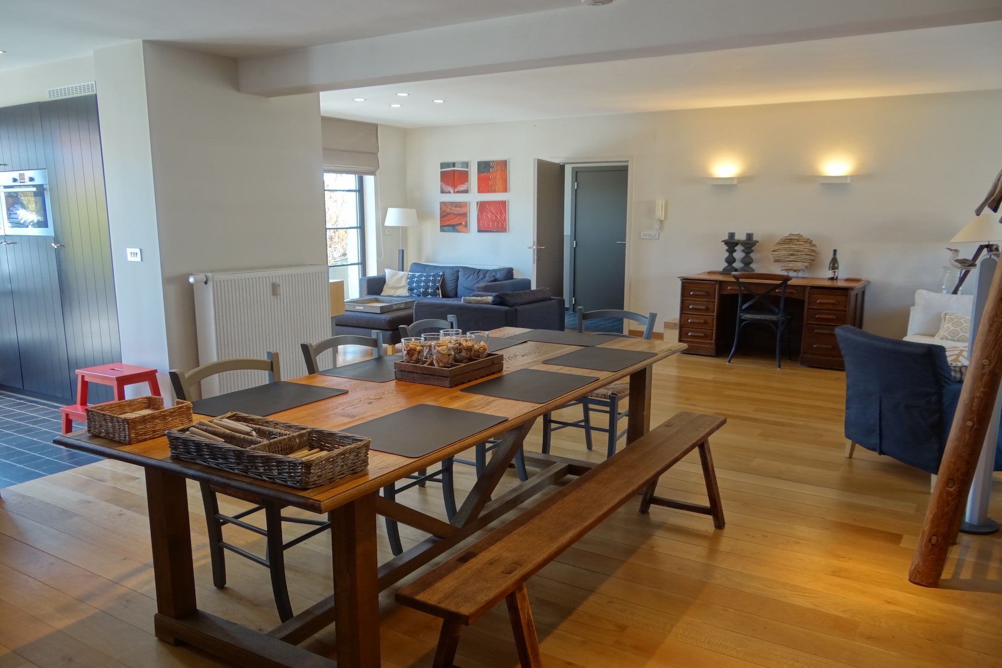 This spacious three-bedroom attic apartment in Nieuwpoort offers a perfect blend of comfort and coastal charm. With large sun terraces and access to Netflix, Disney Plus, and Amazon, it provides the ideal retreat for relaxation just steps from the beach.
Nieuwpoort is a charming coastal town, known for its picturesque beaches, historical landmarks, and vibrant atmosphere. Whether you're looking to soak up the sun, take a refreshing swim in the North Sea, or enjoy a leisurely walk along the coastline, Nieuwpoort Beach provides the perfect backdrop for relaxation and recreation, located within walking distance. You can also Explore the bustling marina, where colorful sailboats and yachts bob gently in the harbor. Enjoy a meal at one of the waterfront restaurants or simply soak in the maritime atmosphere. Explore the scenic countryside surrounding Nieuwpoort on foot or by bike, following a network of well-marked trails that wind through picturesque villages, lush farmland, and peaceful nature reserves.
Admire spectacular vistas of the azure sea and golden sands from the comfort of your living space, creating an idyllic backdrop for unforgettable moments. Unwind with your favorite shows on Wi-fi enabled television. Prepare delectable meals with ease in the fully equipped kitchen, complete with modern appliances and ample space for culinary adventures. Indulge in restful nights in the cozy bedrooms, thoughtfully designed to ensure a peaceful sleep experience for all guests. Enjoy hassle-free access to the apartment via the convenient lift.