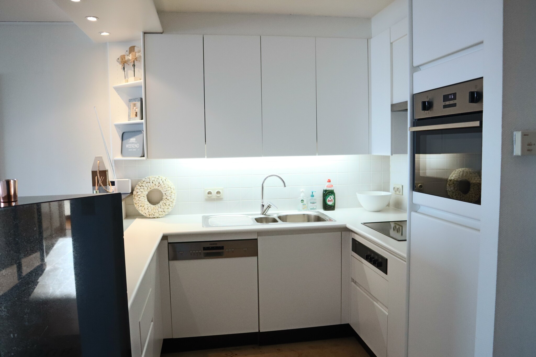 Discover coastal elegance in Nieuwpoort with this stunning 2-bedroom apartment, perfectly blending comfort, convenience, and breathtaking sea views. Situated in the peaceful seaside town, this retreat features spacious terraces at both the front and back, ideal for soaking in the fresh ocean breeze. Just steps from the sandy shores, itÃ¢â‚¬â„¢s the ultimate haven for relaxation by the sea. Enjoy modern amenities like WiFi, digital TV, a washing machine, and dryer, ensuring a seamless stay. The fully equipped kitchen invites culinary creativity, while cozy bedrooms promise restful nights. Admire spectacular vistas of the azure sea and golden sands from your living space, creating unforgettable moments. Nieuwpoort offers charming beaches, historical landmarks, and vibrant marina life, with colorful sailboats and waterfront dining. Explore scenic countryside trails by foot or bike, winding through picturesque villages and lush nature reserves. Elevate your coastal getaway in this serene Nieuwpoort retreat.
