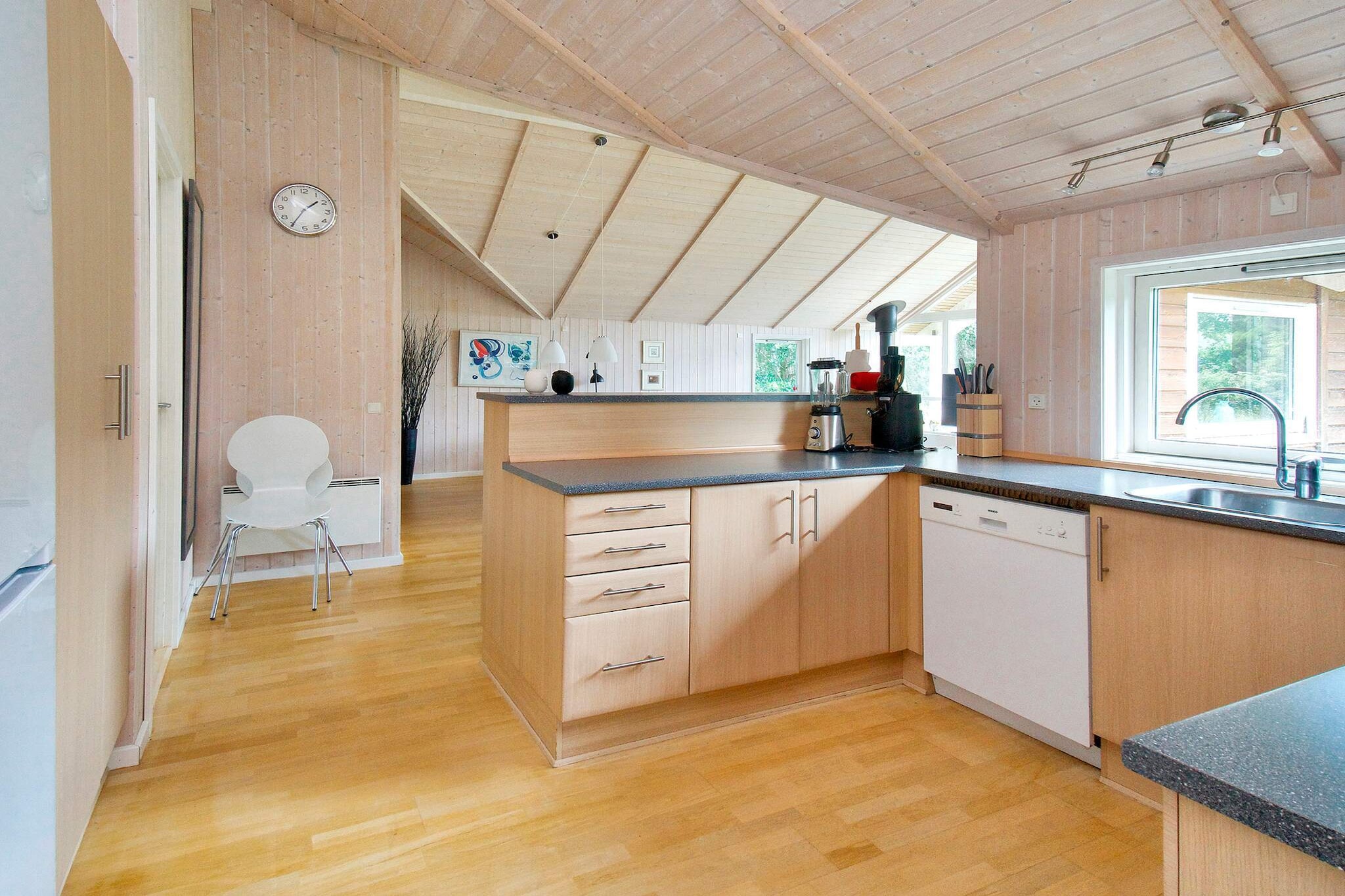 Internet Access DSL, Kitchen(coffee machine, oven, dishwasher, fridge-freezer), Living/bed room(TV), bedroom(double bed), bedroom(double bed), bedroom(double bed), bedroom(double bed), bathroom(tumble dryer, bath tub, washbasin, shower, toilet, washing machine), bathroom(washbasin, shower, toilet), sauna(indoor, 3 persons), heating(electric), terrace, garden furniture