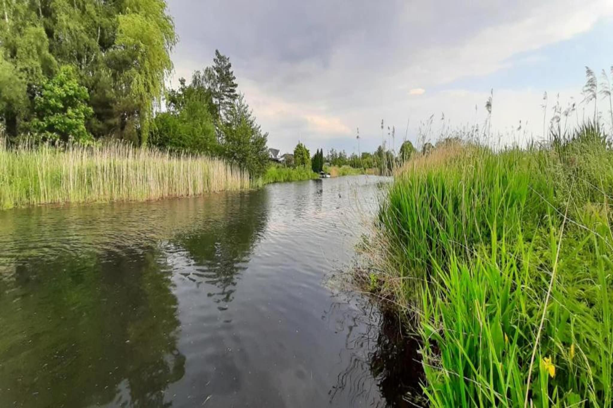 Skandinavisches Holzhaus am Störkanal in Plate-Areas summer 20km