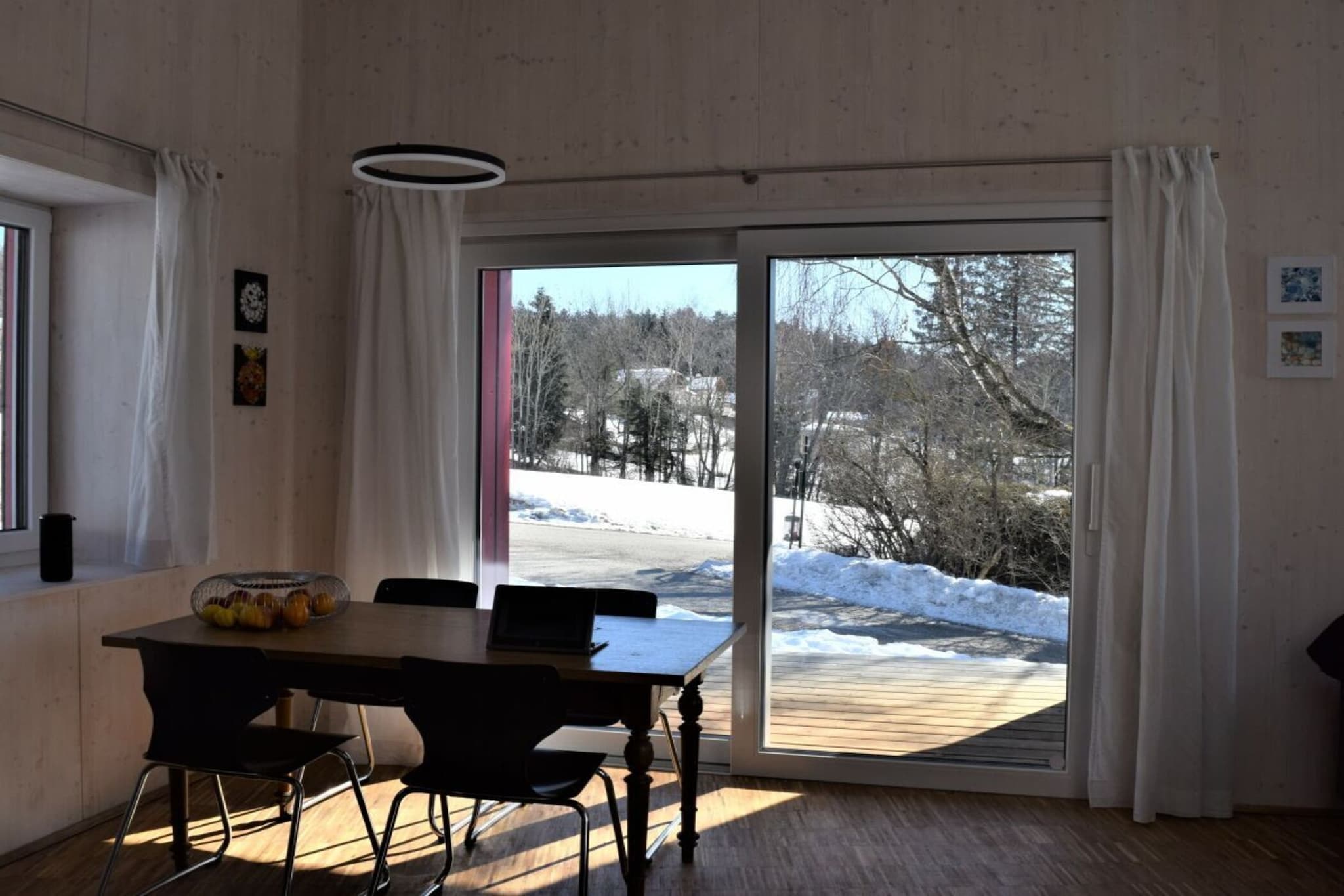 324084-Dining room