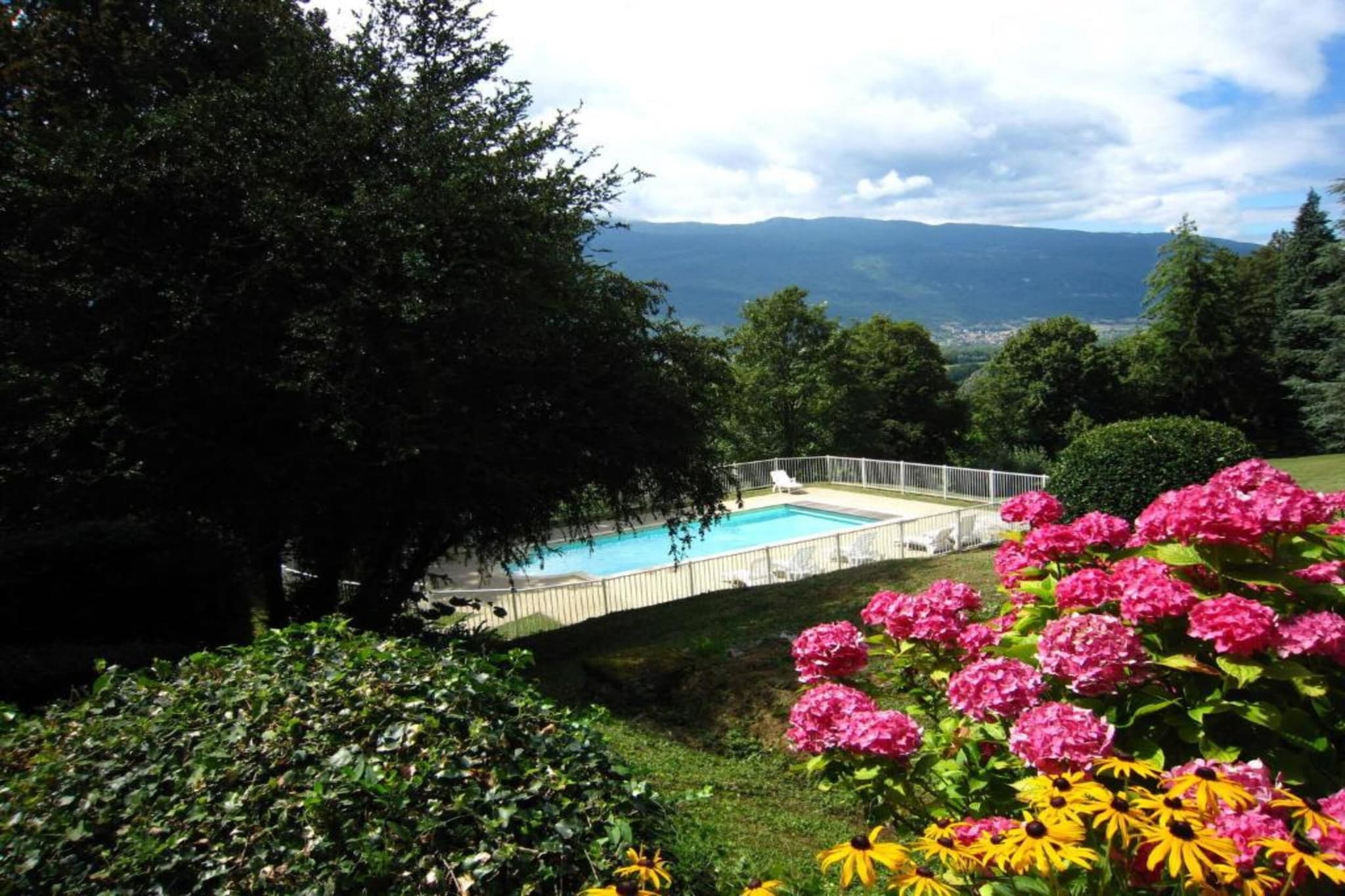 Le Chalet-Uitzicht zomer