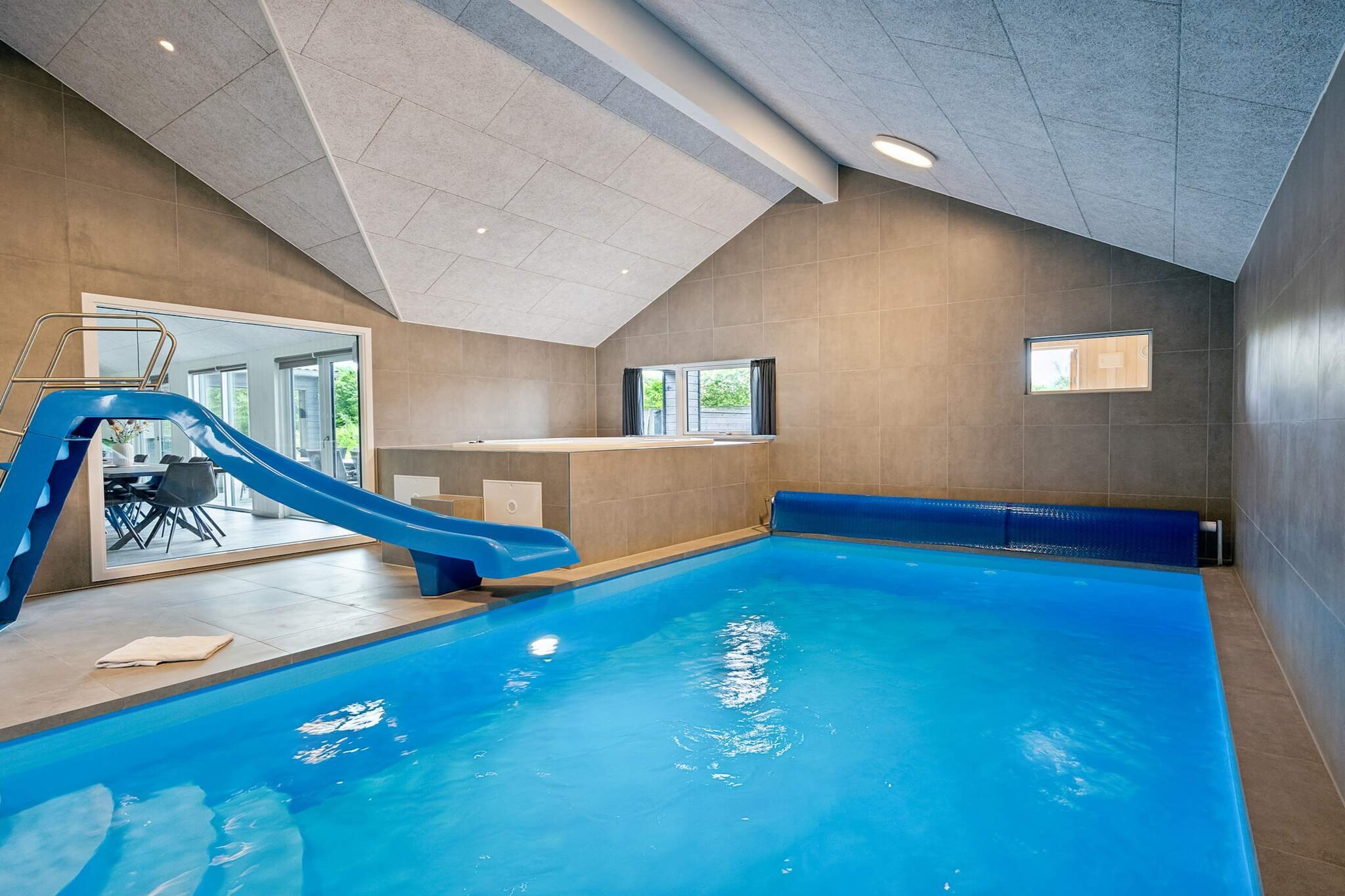 Großzügiges Ferienhaus in Strandnähe - Schwimmbad